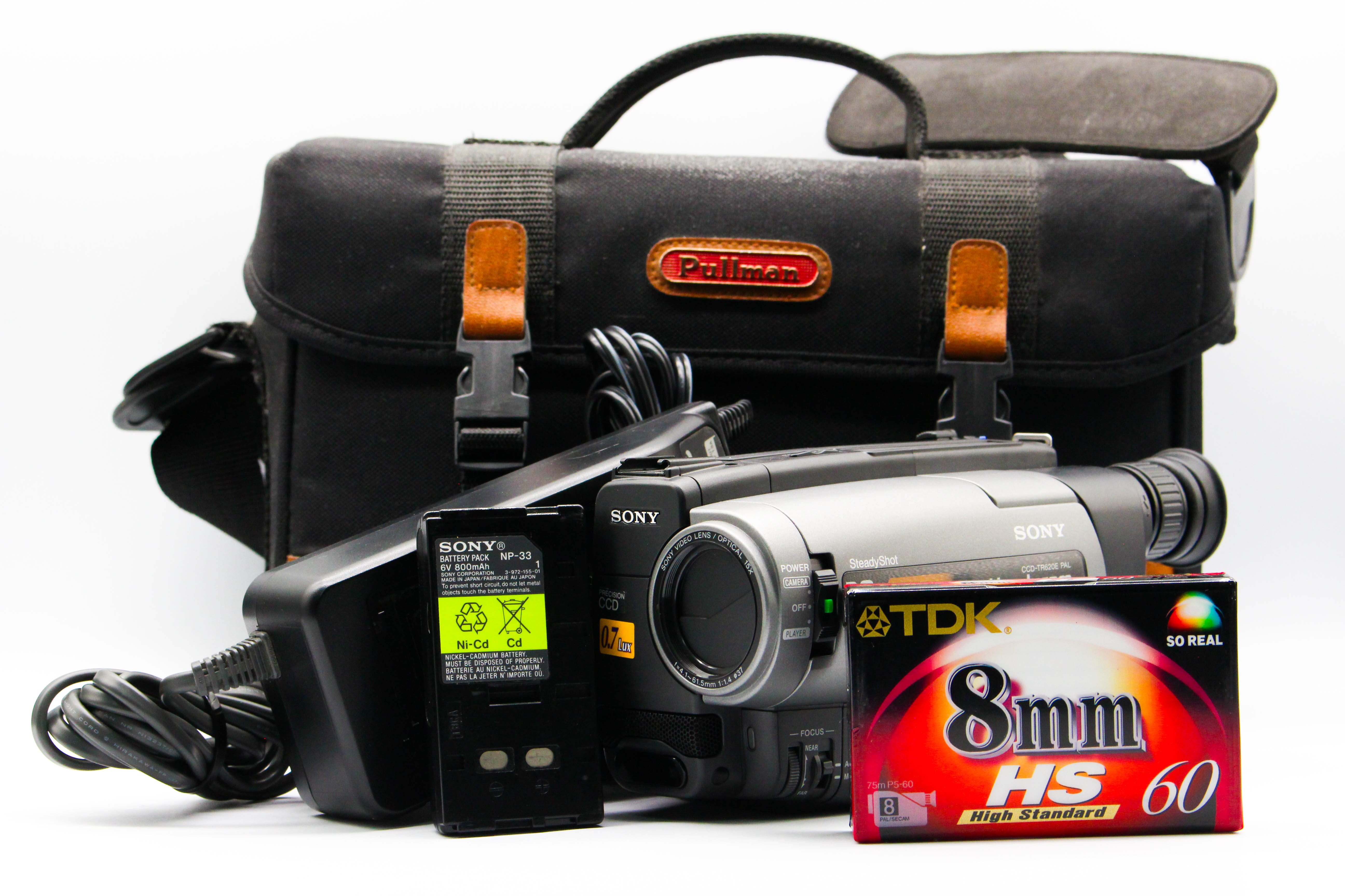 Sony CCD-TR620E Video8 Hi8 Analog Video Handycam Camera Camcorder - Tested Bundle Good