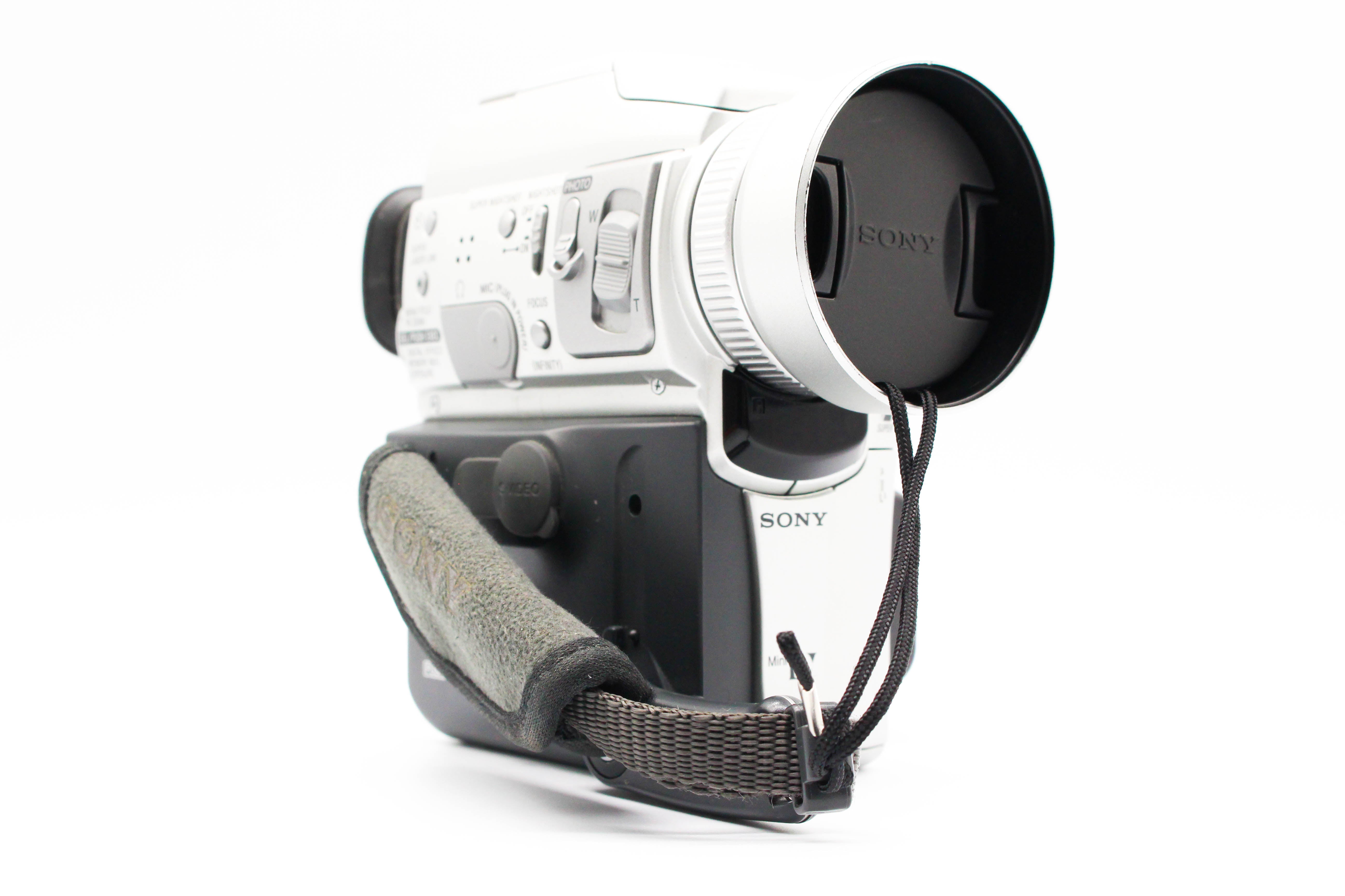 Sony DCR-PC110E MiniDV Handycam Digital Video Camera Camcorder