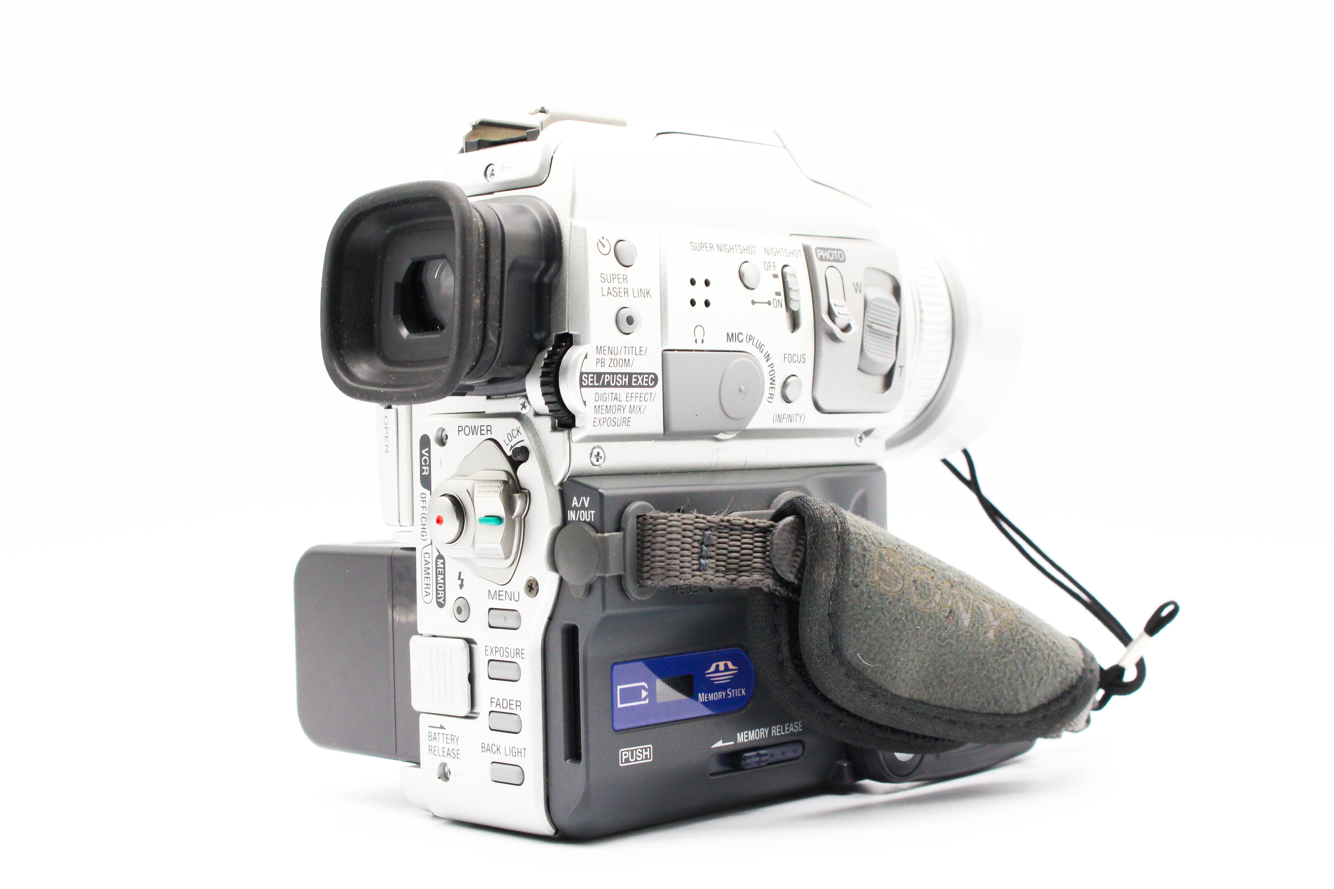 Sony DCR-PC110E MiniDV Handycam Digital Video Camera Camcorder