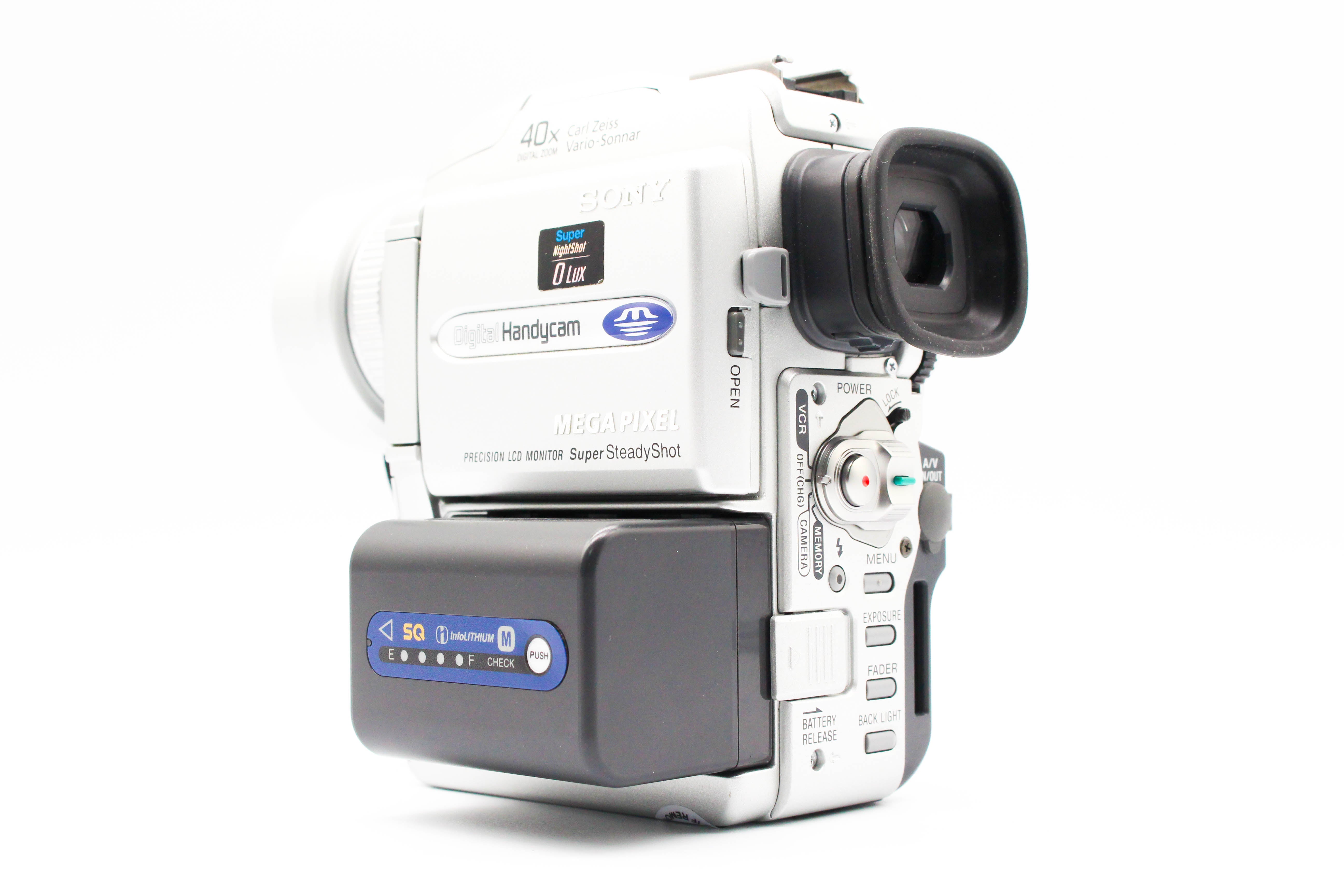 Sony DCR-PC110E MiniDV Handycam Digital Video Camera Camcorder