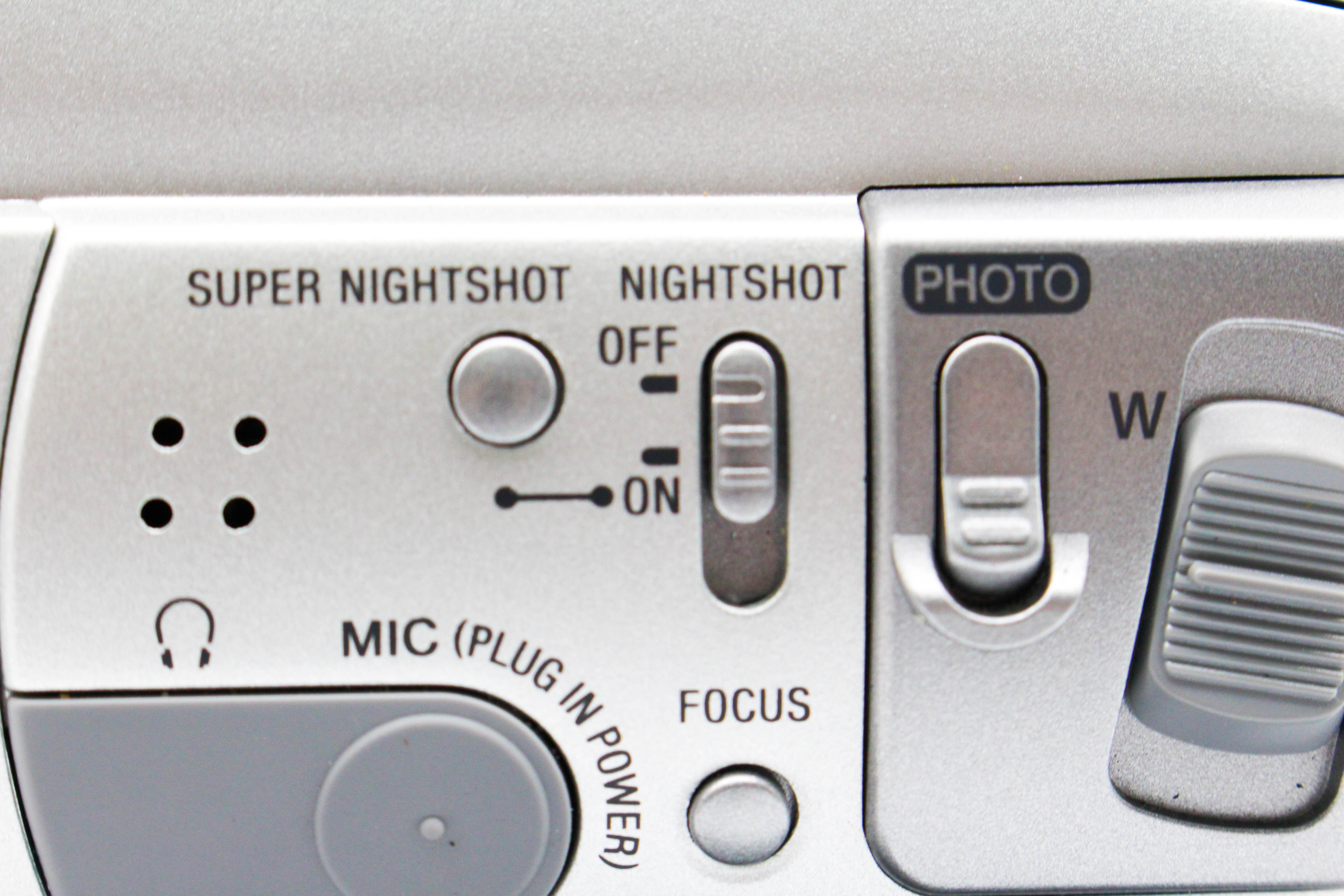 Sony DCR-PC110E MiniDV Handycam Digital Video Camera Camcorder