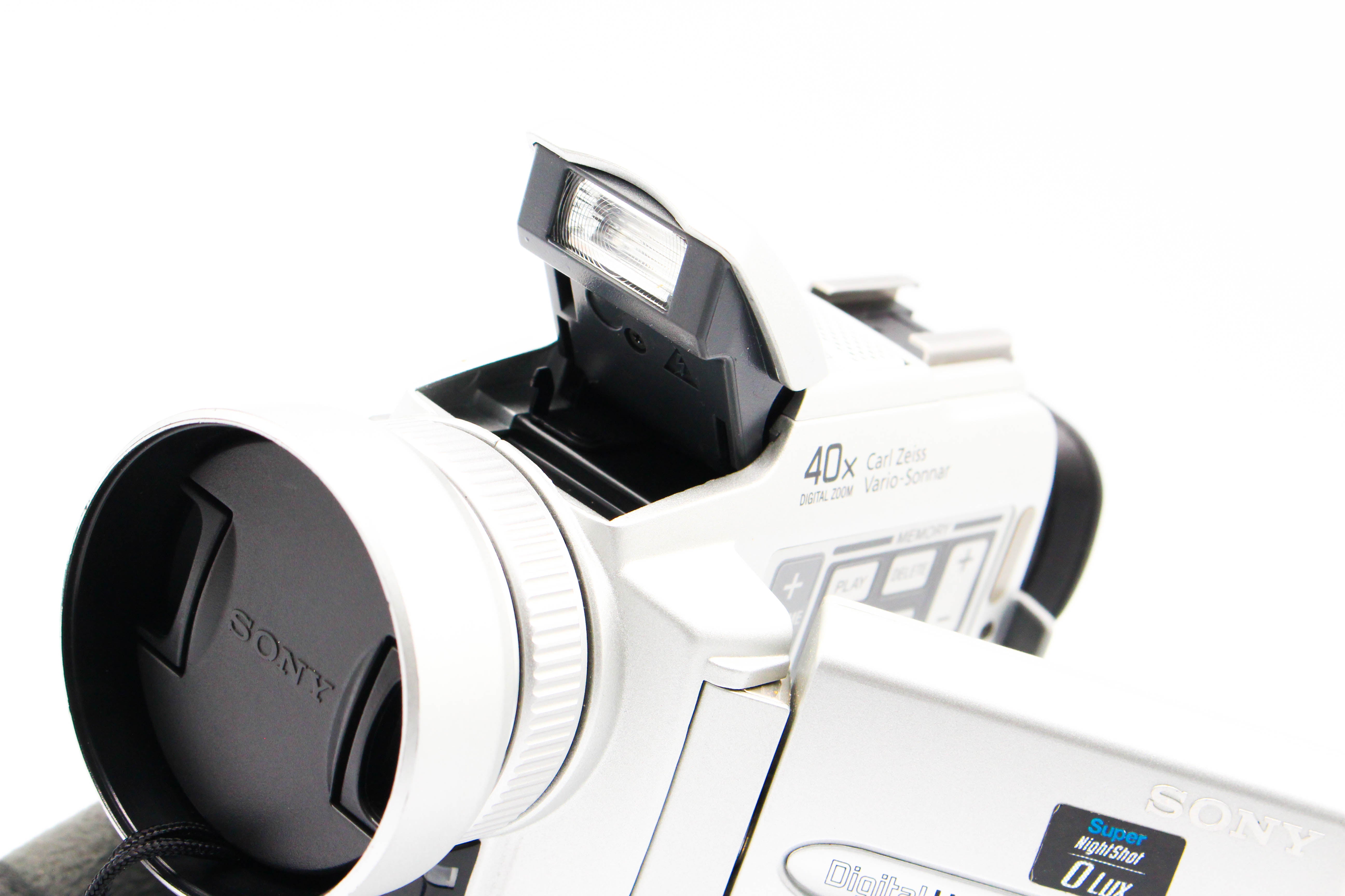 Sony DCR-PC110E MiniDV Handycam Digital Video Camera Camcorder