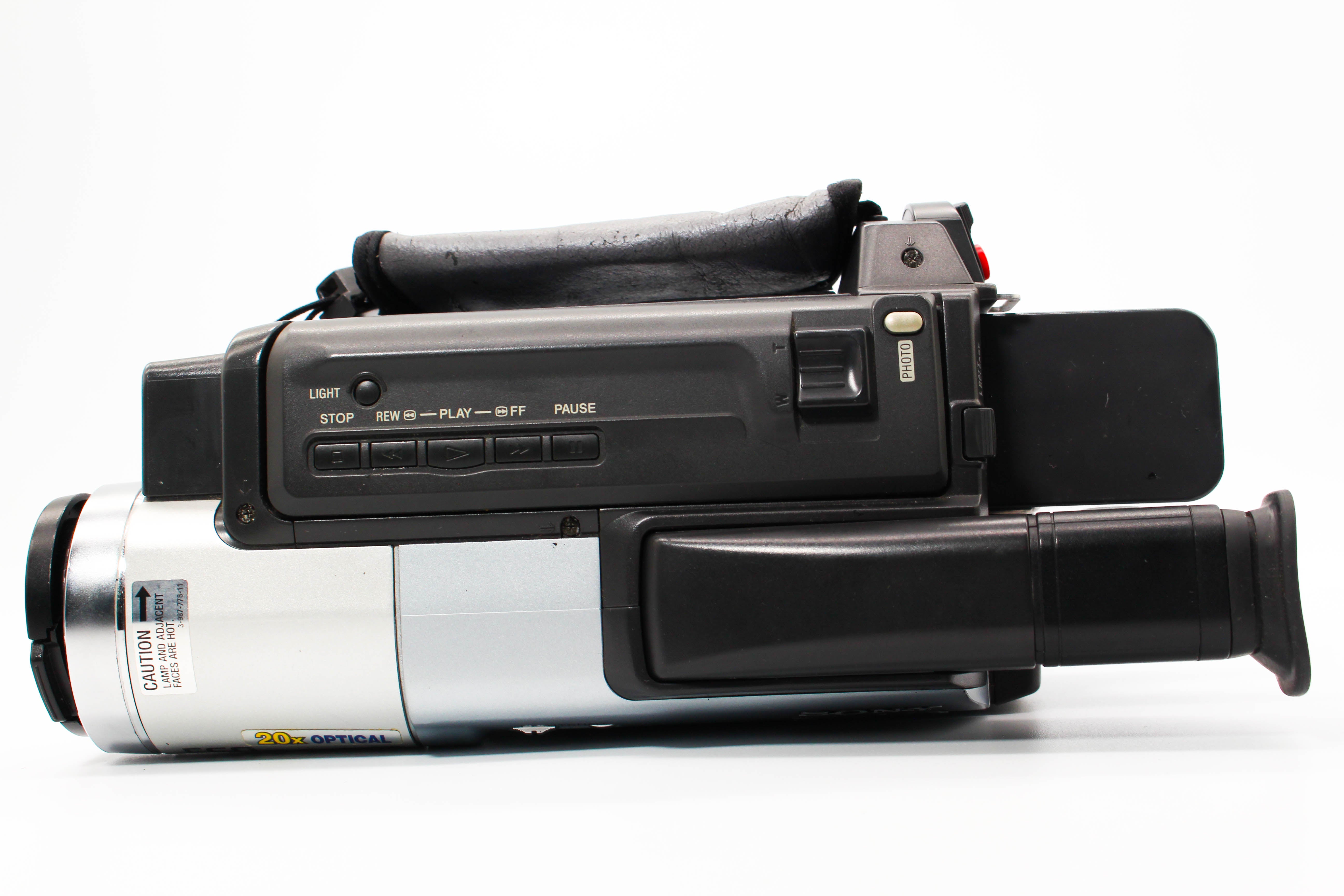 Sony DCR-TRV130E Digital8 Hi8 Video8 Handycam Digital Video Camcorder - Tested Bundle