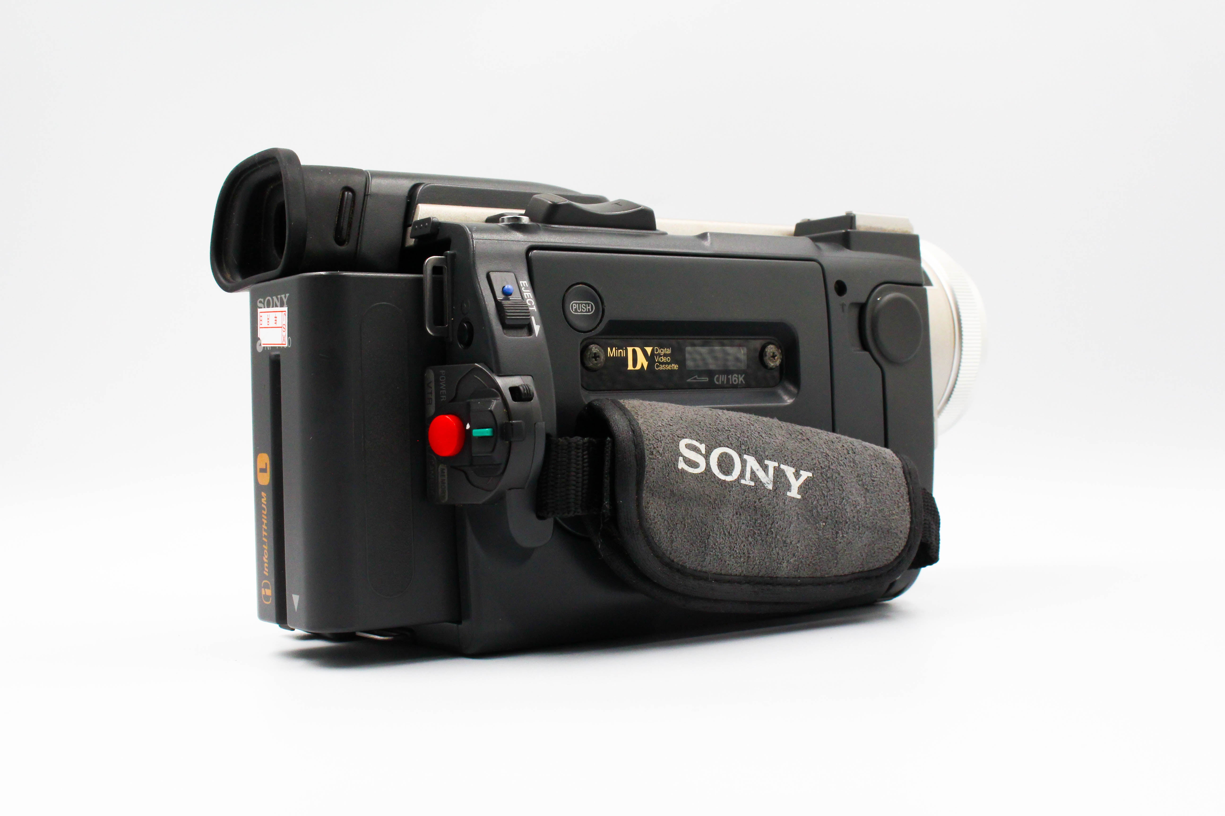 Sony DCR-TRV900E MiniDV Handycam Digital Camera Camcorder (For Parts) - Tested Bundle