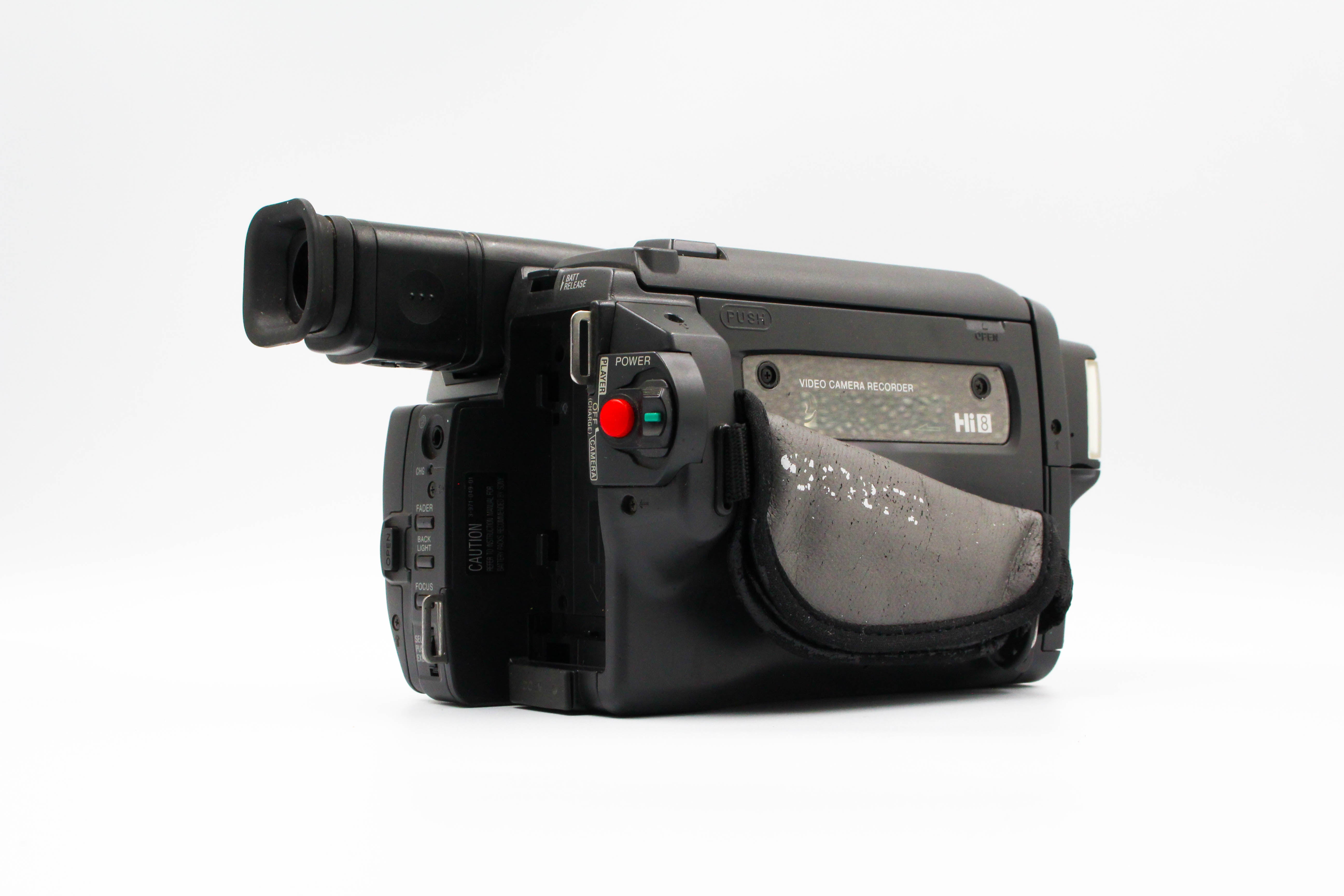 Sony CCD-TRV68 NTSC Hi8 Video8 Video Camera Camcorder Handycam- Tested Bundle Excellent