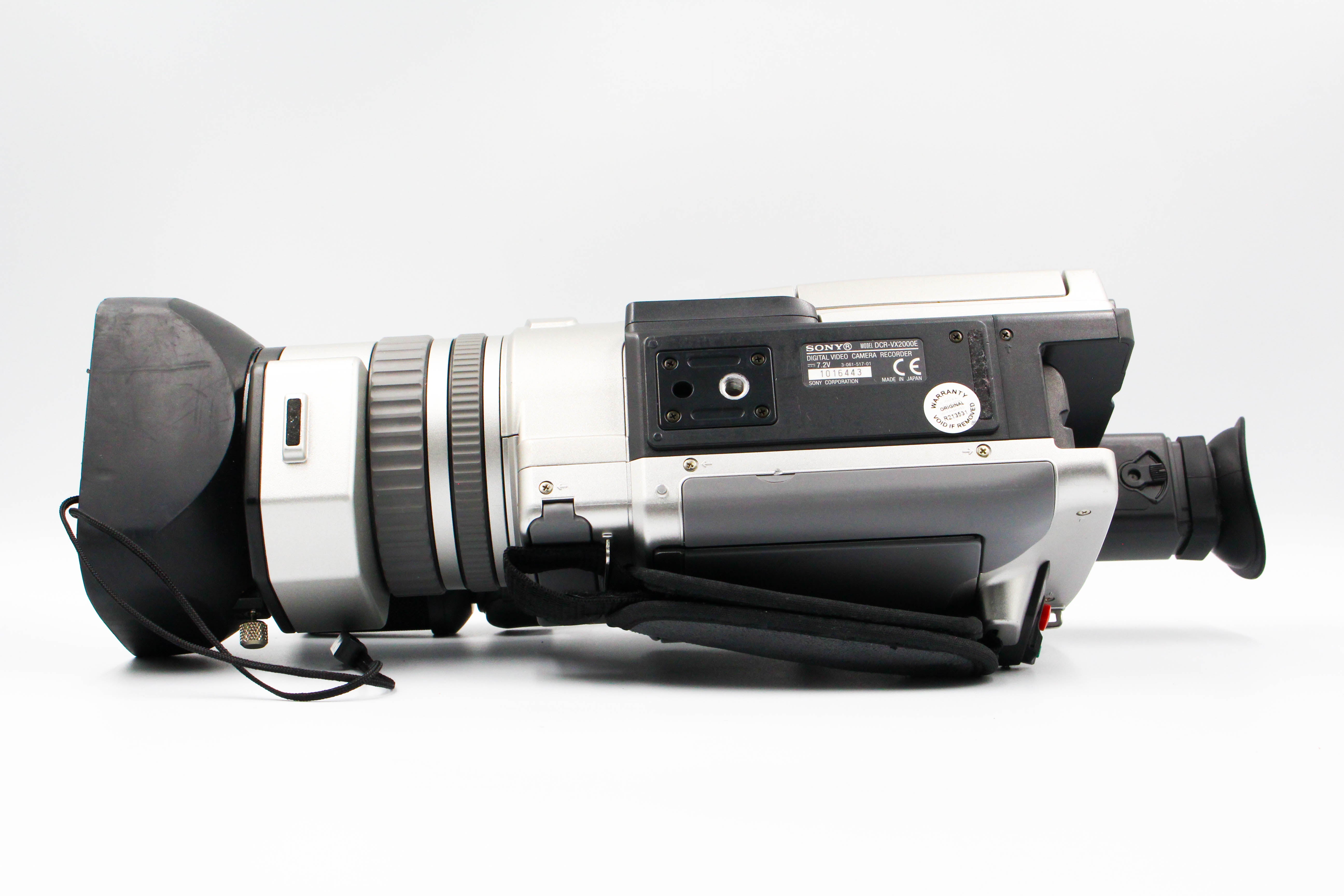 Sony DCR-VX2000E MiniDV Digital Video Camera Camcorder