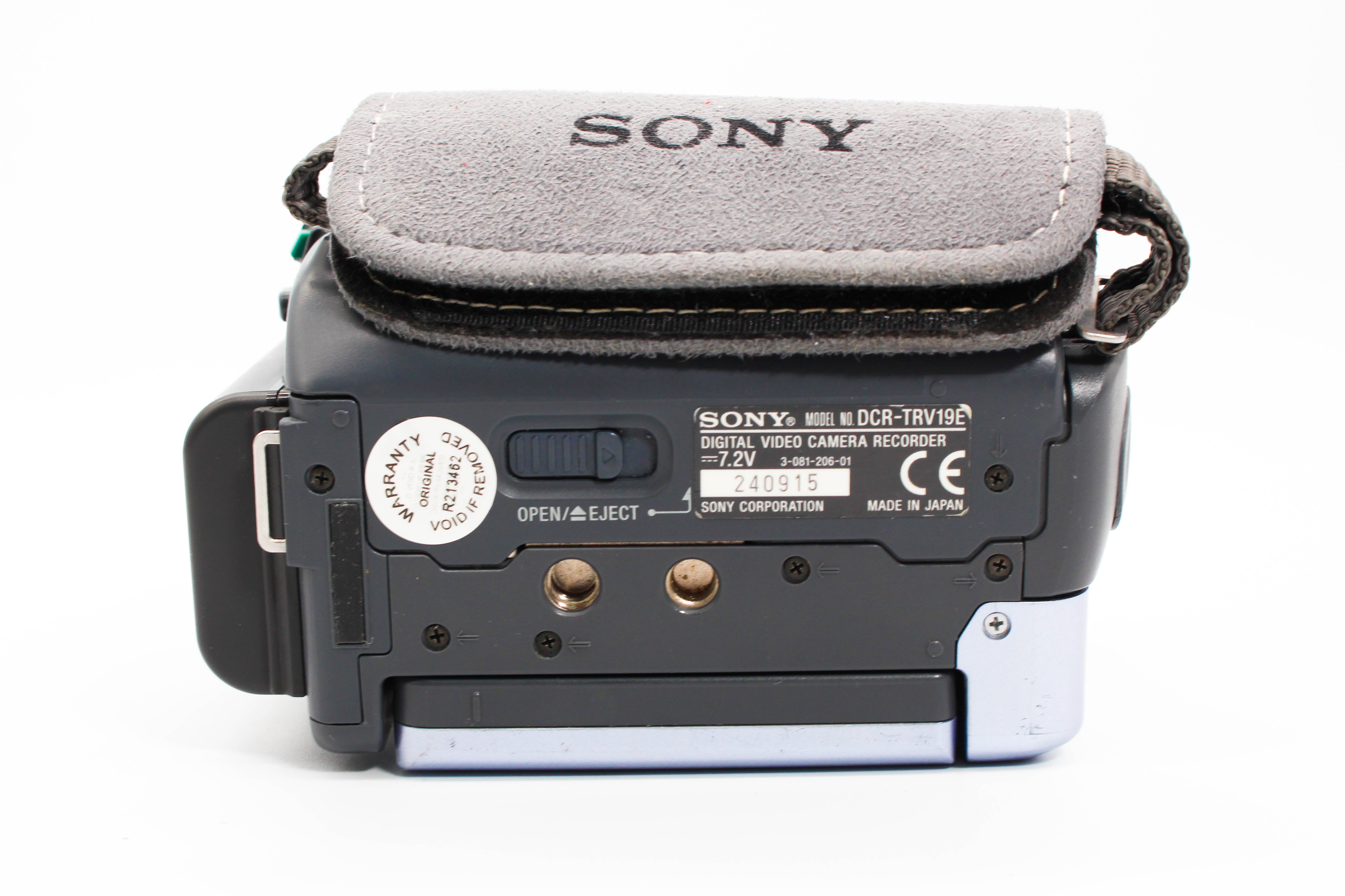 Sony DCR-TRV19E MiniDV Video Handycam Camcorder Camera (Read) - Tested Bundle Excellent