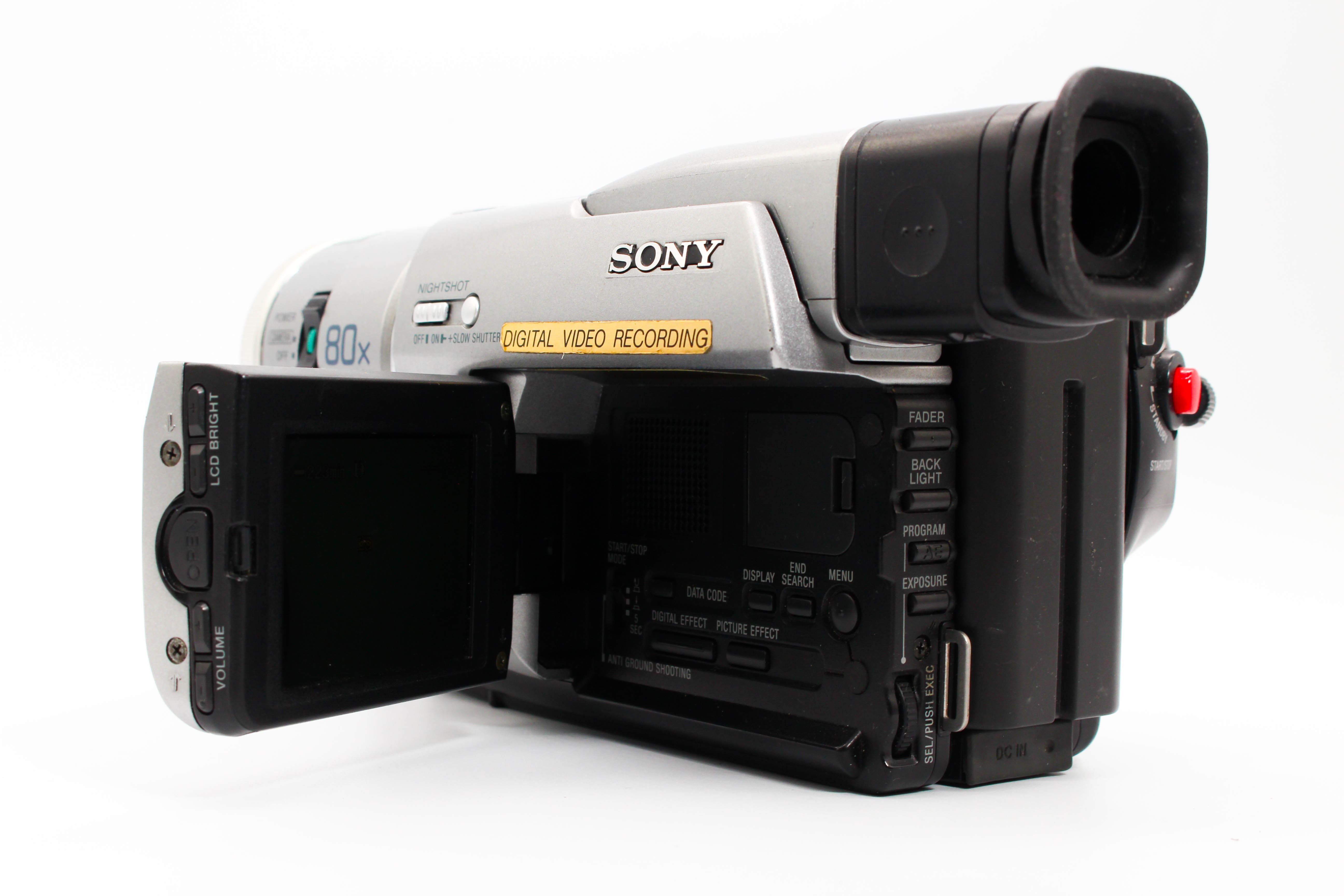 Sony DCR-TRV110E Digital8 Hi8 Video8 Handycam Camcorder Camera - Tested Bundle Excellent