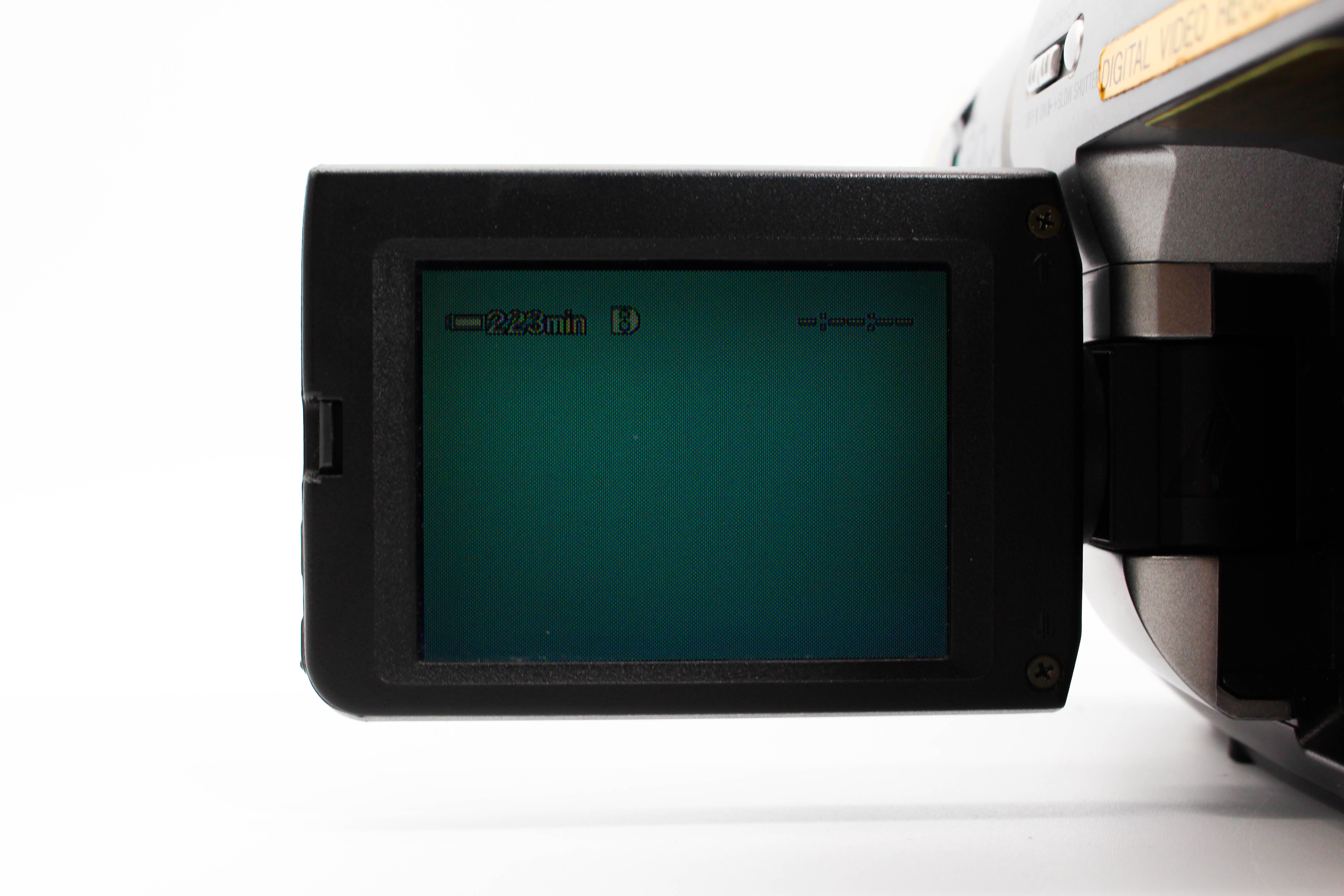 Sony DCR-TRV110E Digital8 Hi8 Video8 Handycam Camcorder Camera - Tested Bundle Excellent