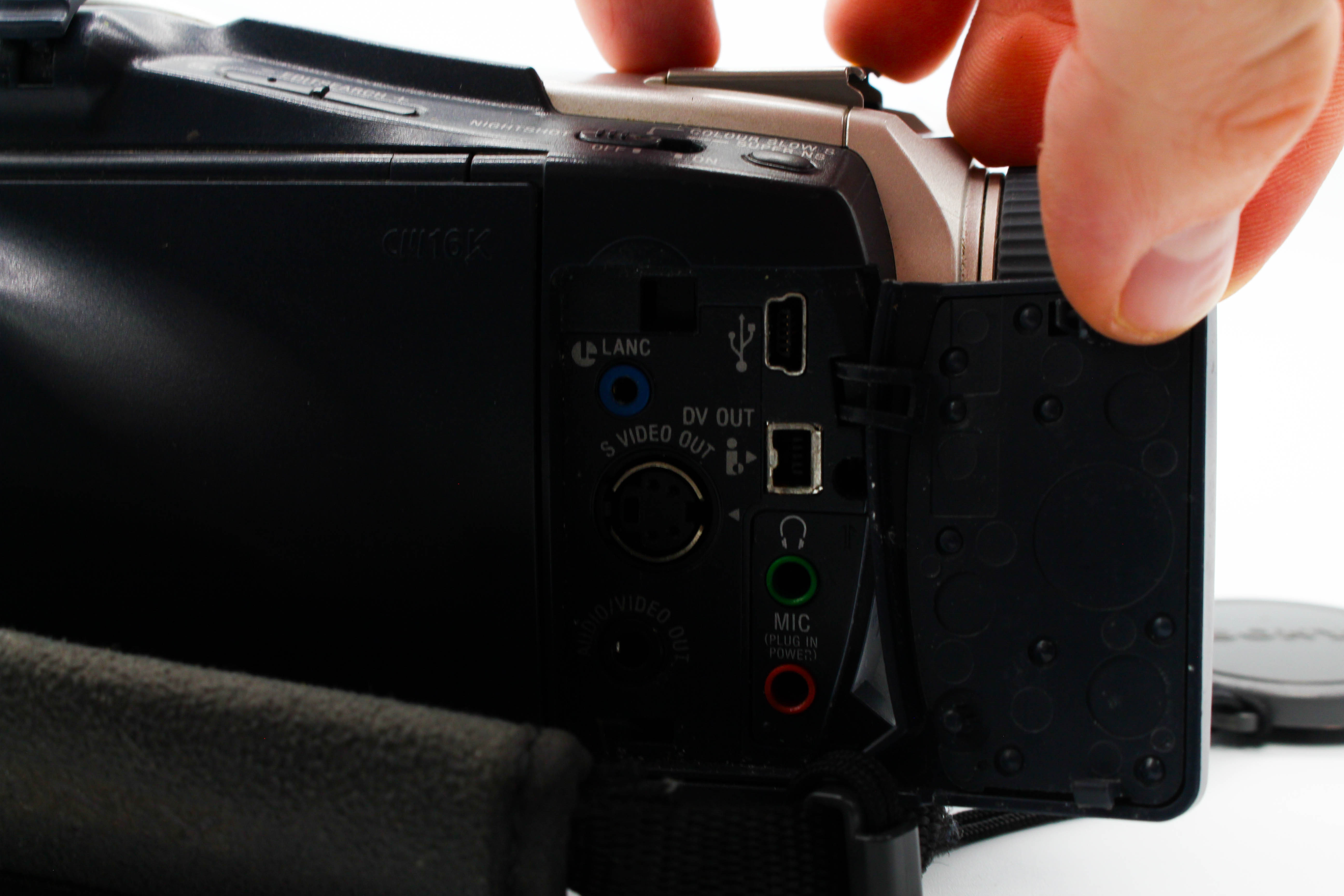 Sony DCR-TRV18E MiniDV Video Handycam Camcorder Camera - Tested Bundle Excellent