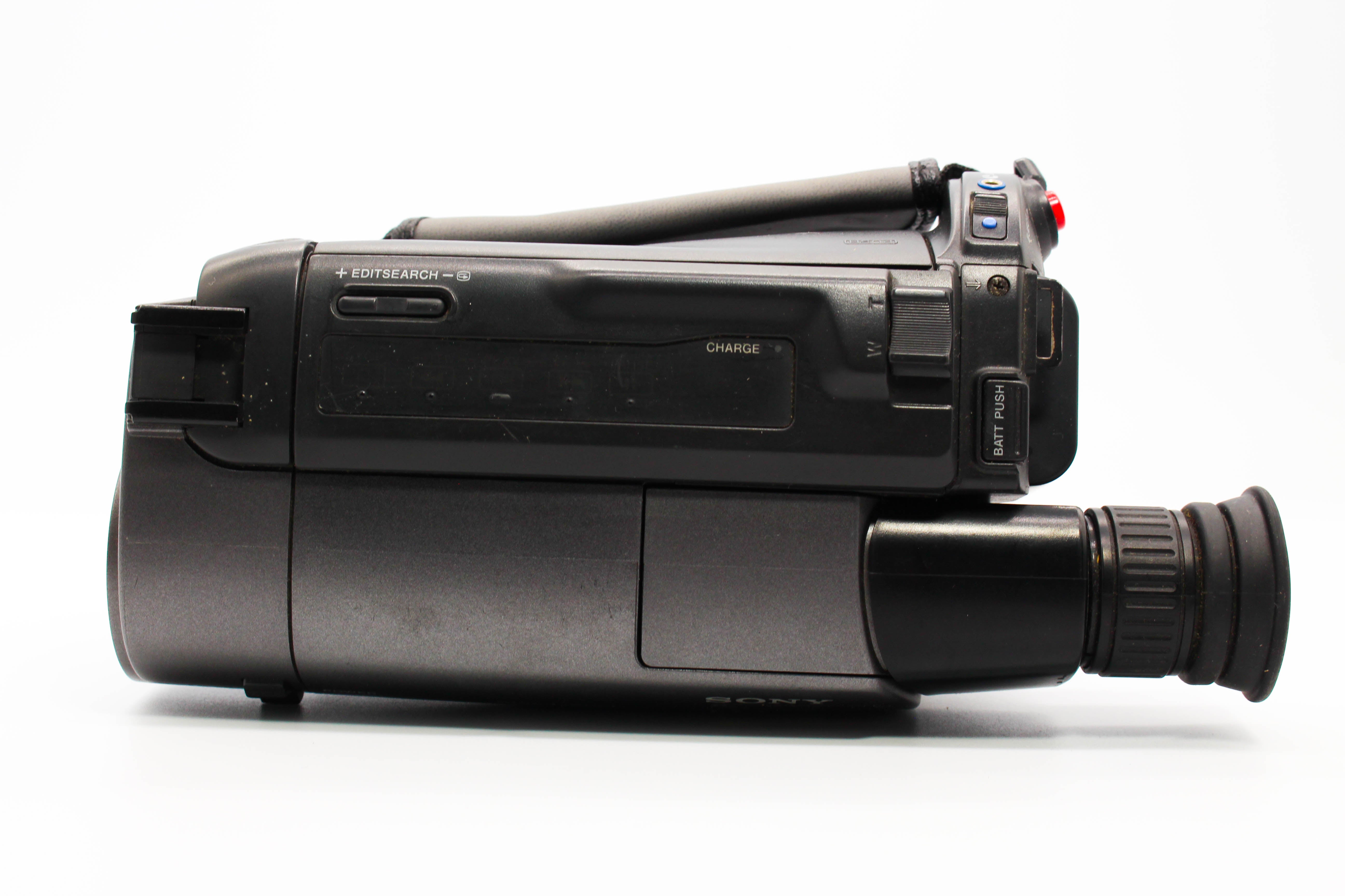 Sony CCD-TR810E Hi8 Video8 8mm Handycam Camcorder Camera - Tested Bundle Good