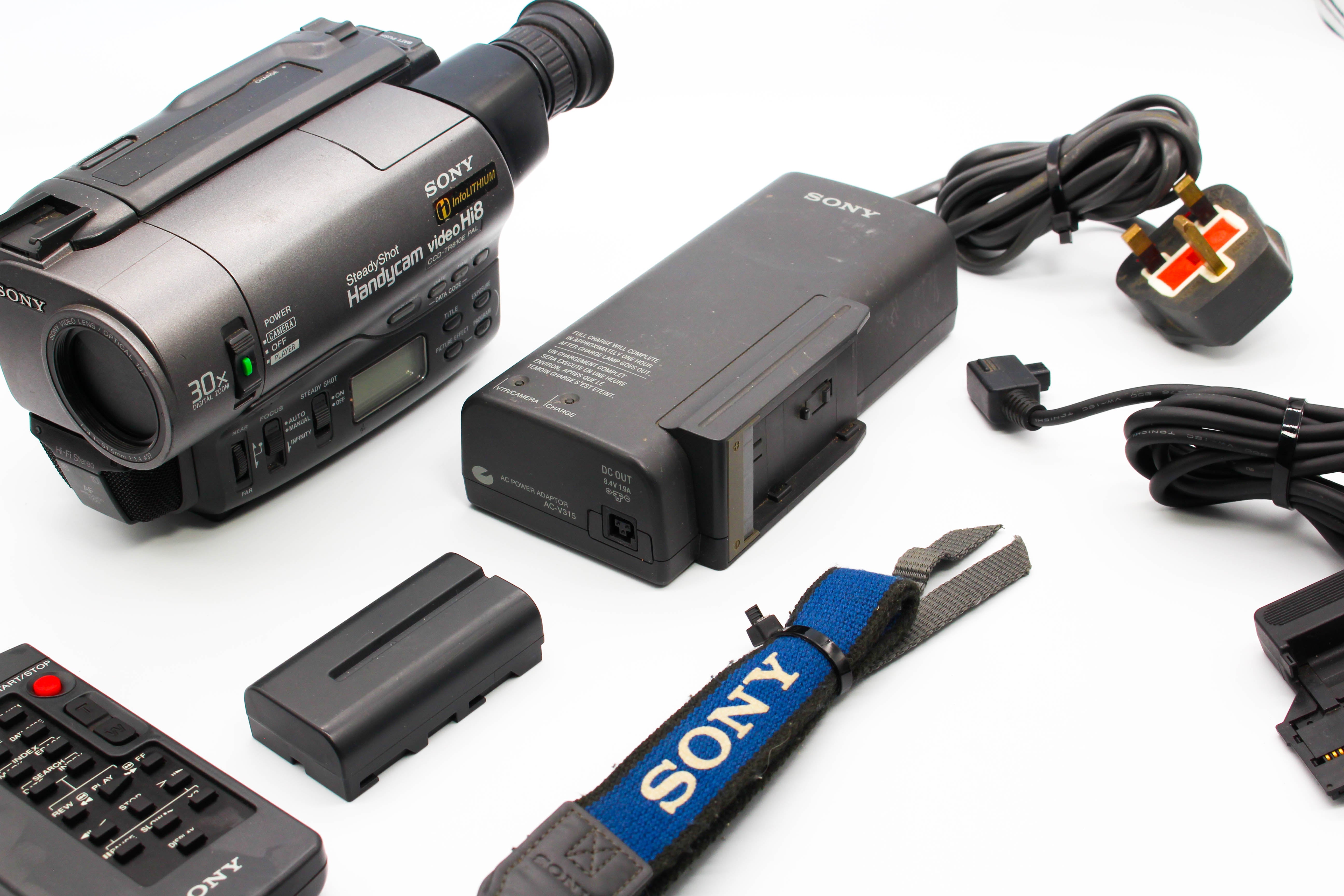 Sony CCD-TR810E Hi8 Video8 8mm Handycam Camcorder Camera - Tested Bundle Good