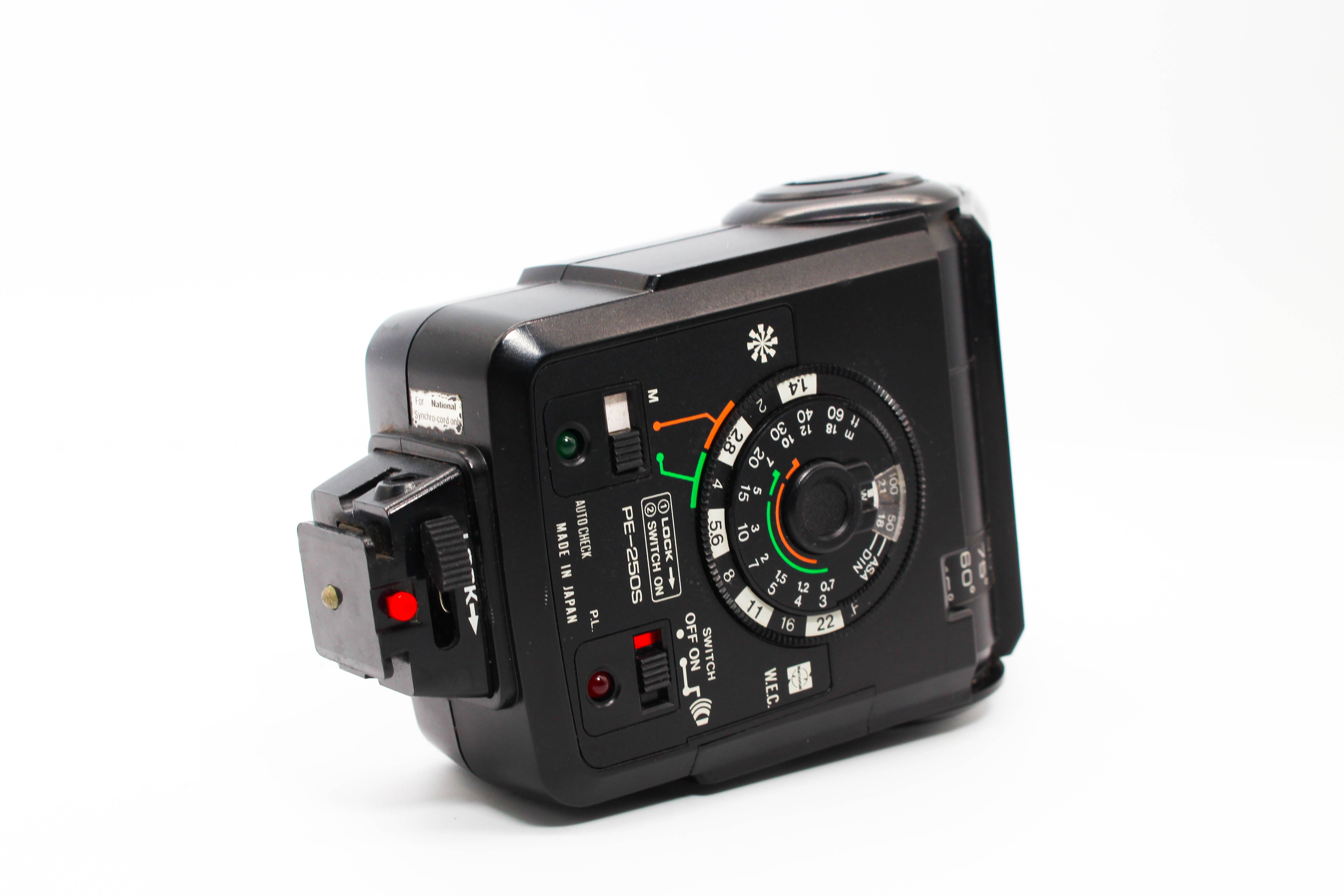 National PE 25OS Hot Shoe Flash For Vintage Film Photo Cameras - Tested Excellent