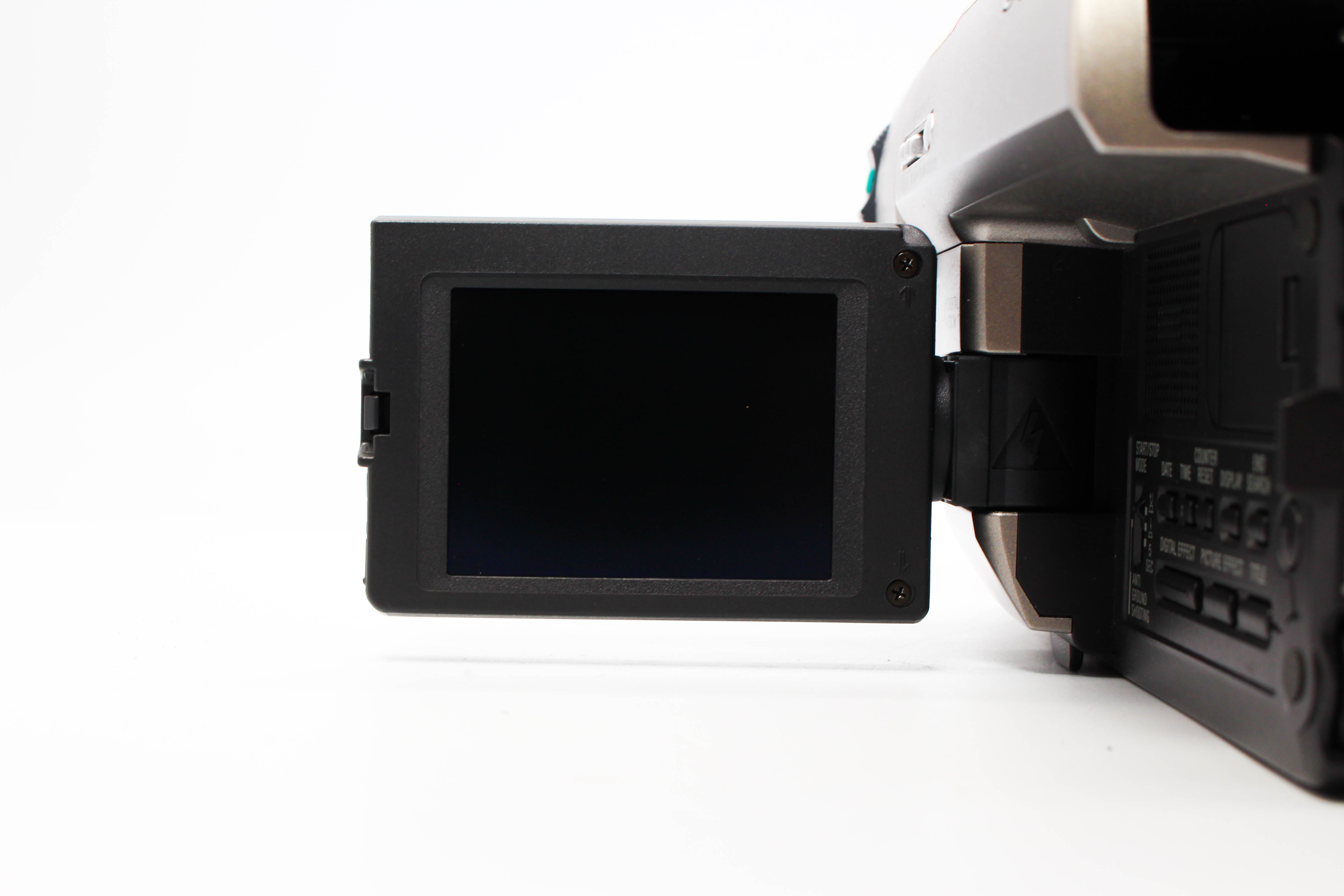 Sony CCD-TRV66E Hi8 8mm Handycam Video Camcorder Camera - Tested Bundle Excellent