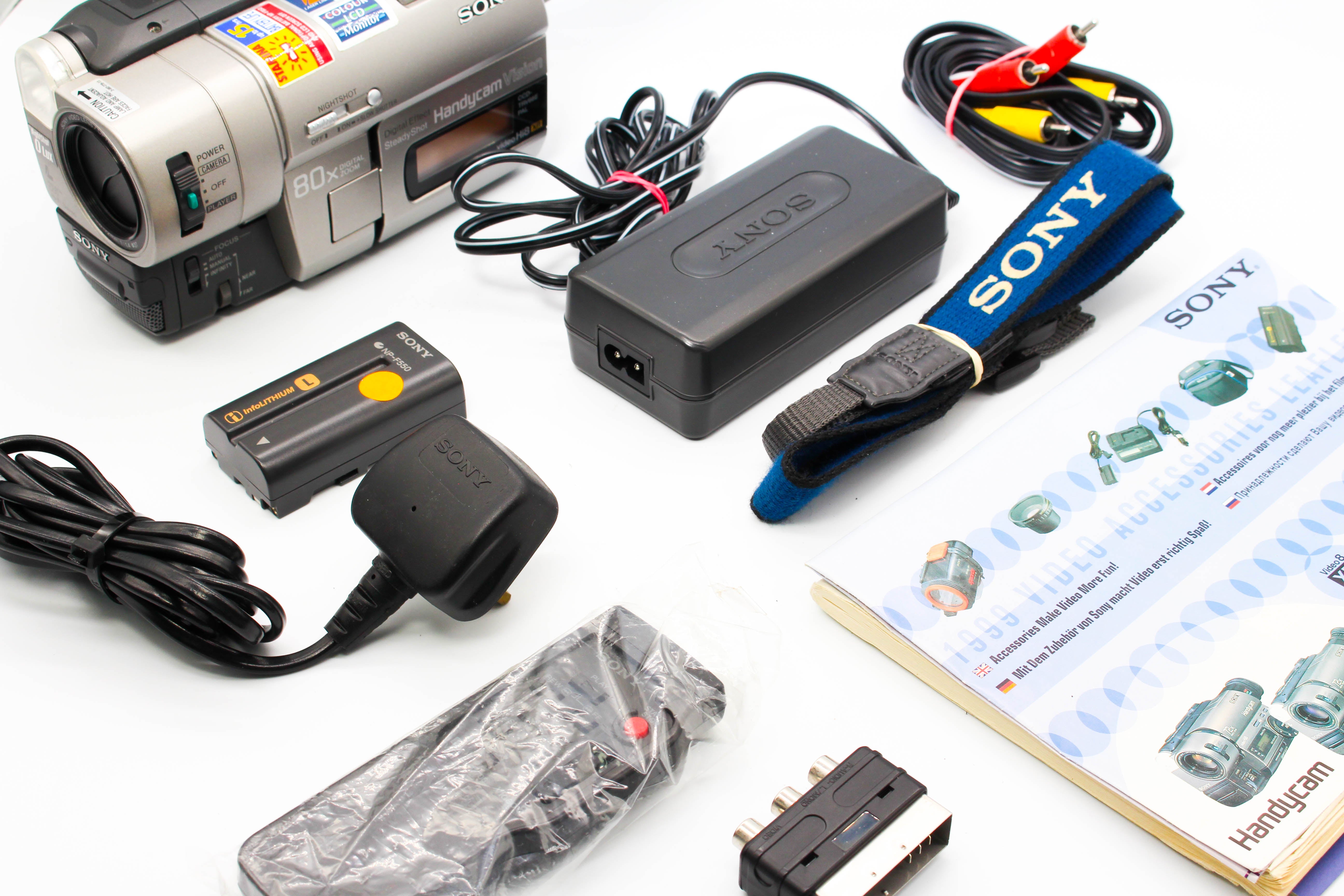 Sony CCD-TRV66E Hi8 8mm Handycam Video Camcorder Camera - Tested Bundle Excellent