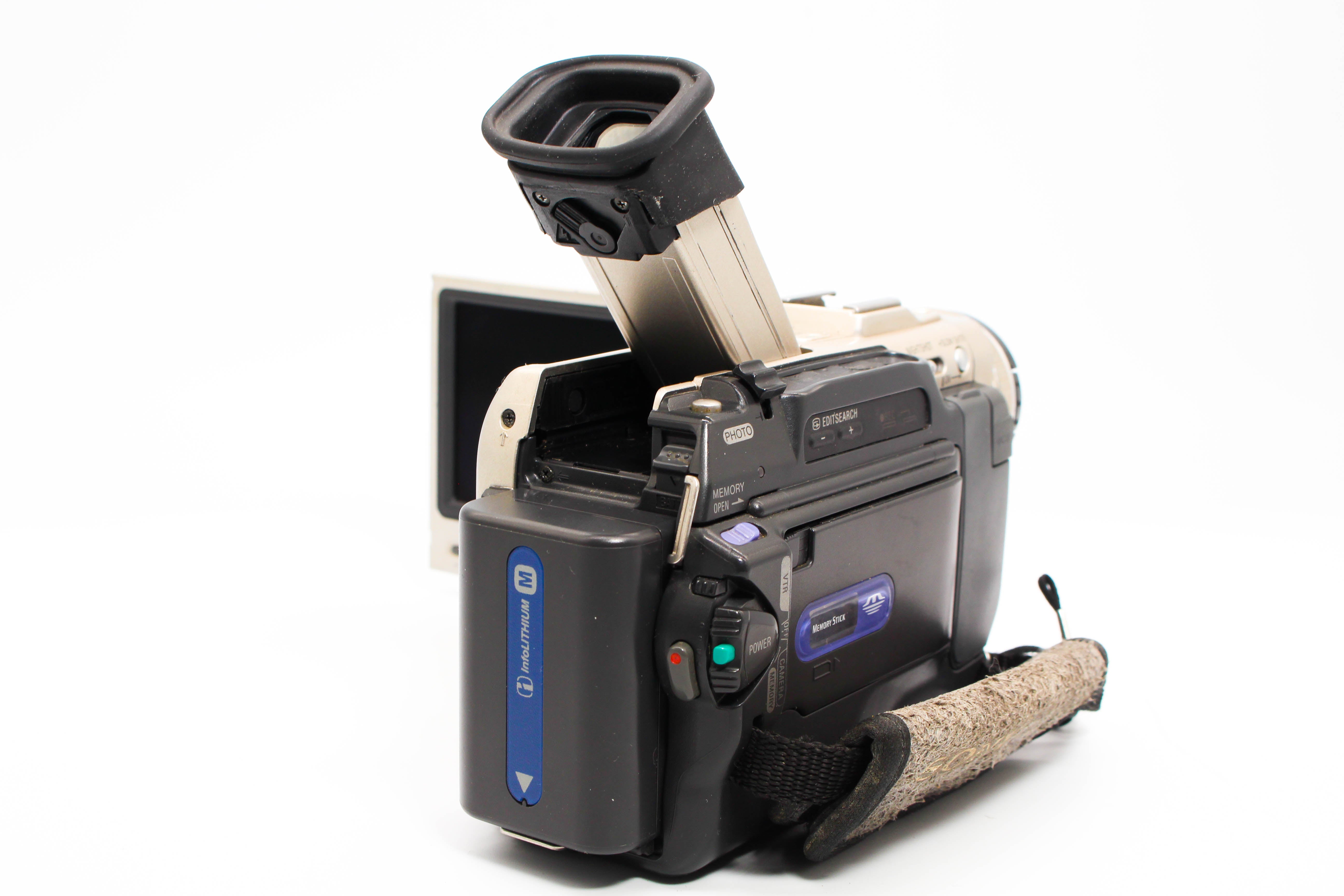 Sony DCR-TRV10 NTSC MiniDV Tape Handycam Camcorder Camera - Tested Bundle