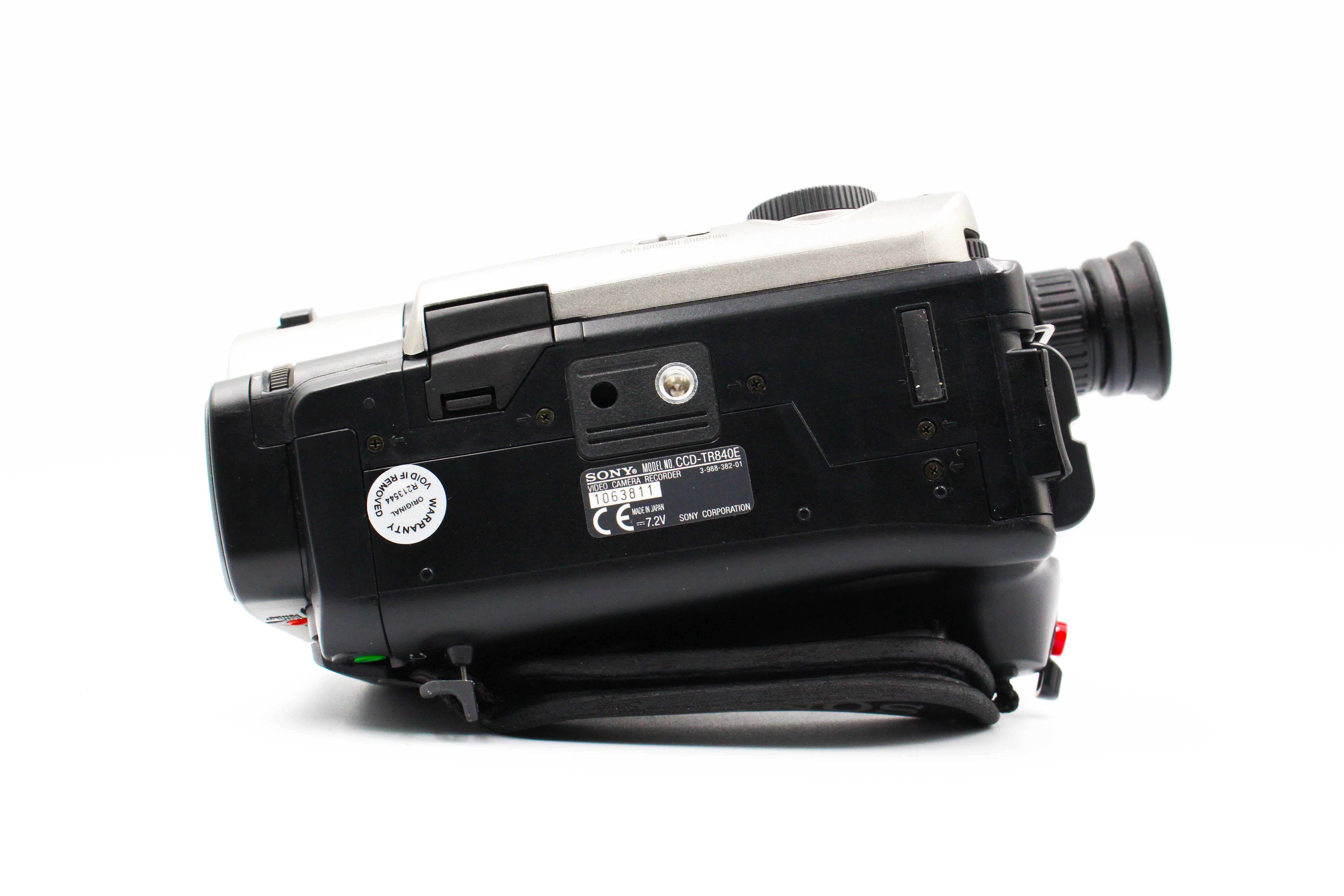 Sony CCD-TR840E Hi8 Video8 Handycam Handycam Video Camcorder Camera