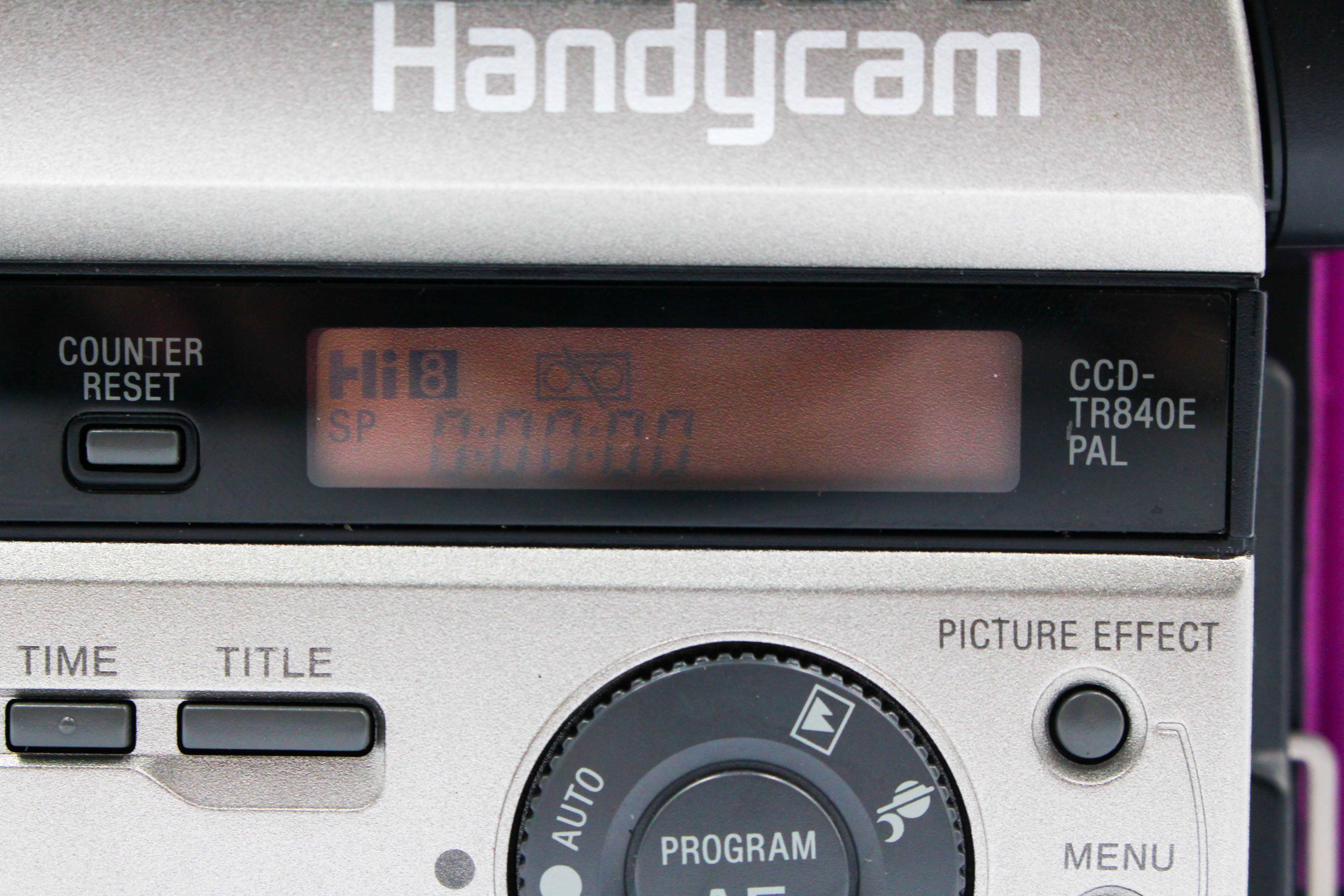 Sony CCD-TR840E Hi8 Video8 Handycam Handycam Video Camcorder Camera