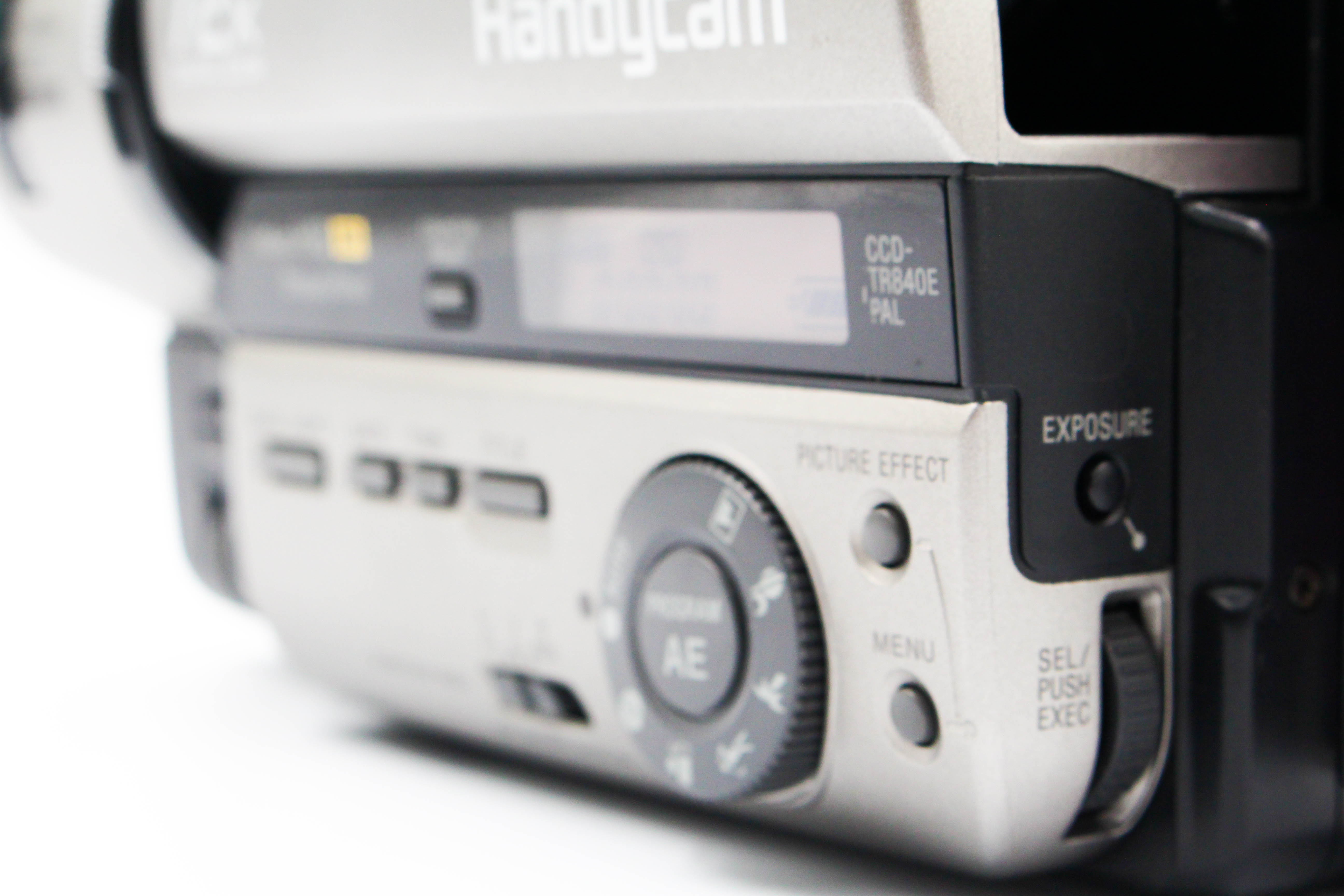 Sony CCD-TR840E Hi8 Video8 Handycam Handycam Video Camcorder Camera