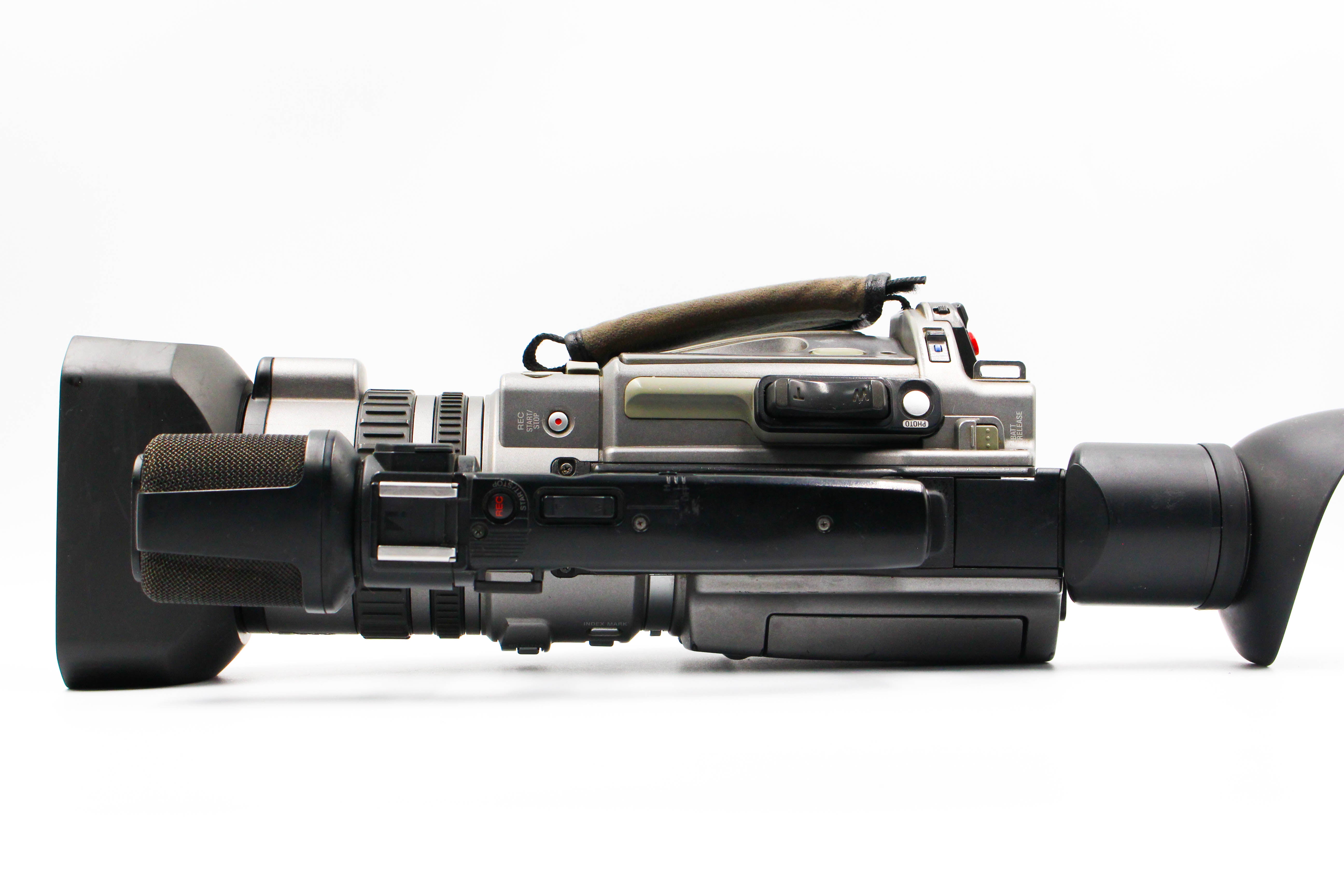 Sony DCR-VX2100E MiniDV Handycam Digital Video Camera Camcorder