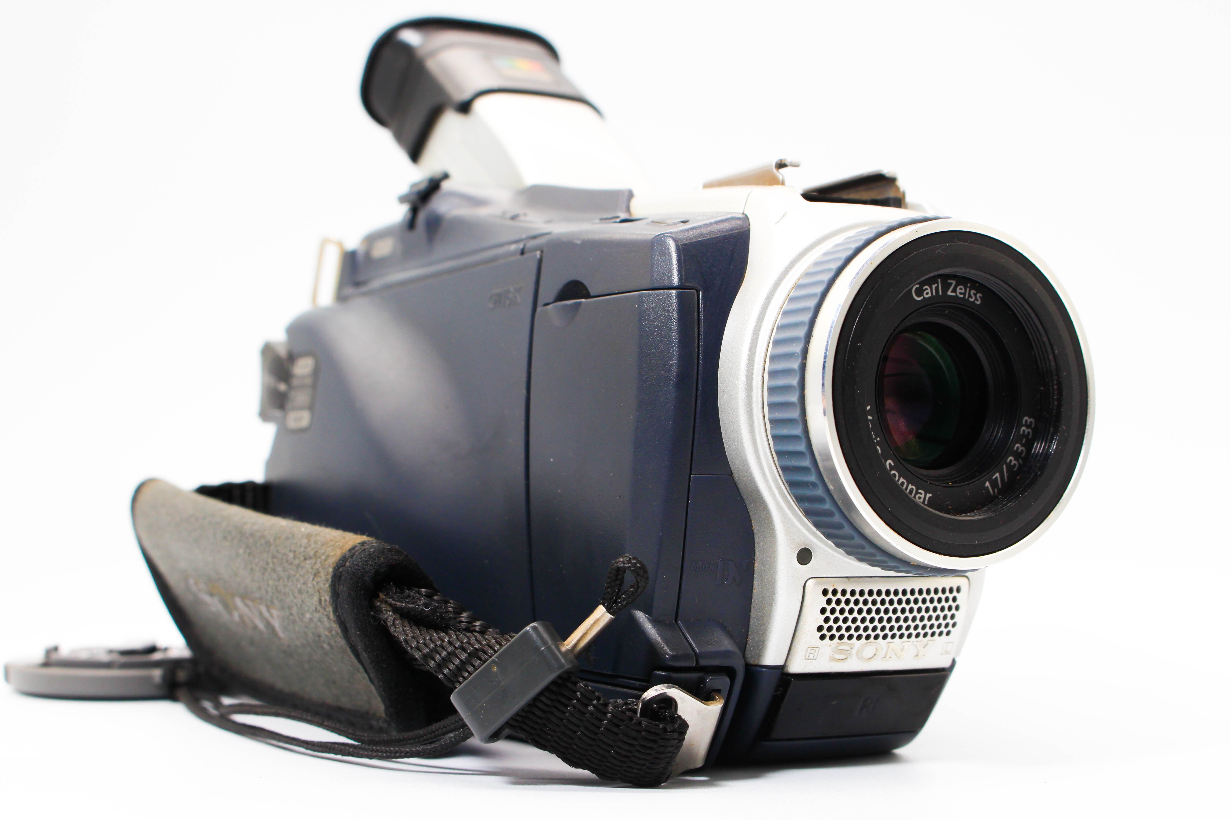 Sony DCR-TRV18E MiniDV Handycam Tape Digital Video Camcorder - Tested Bundle Good