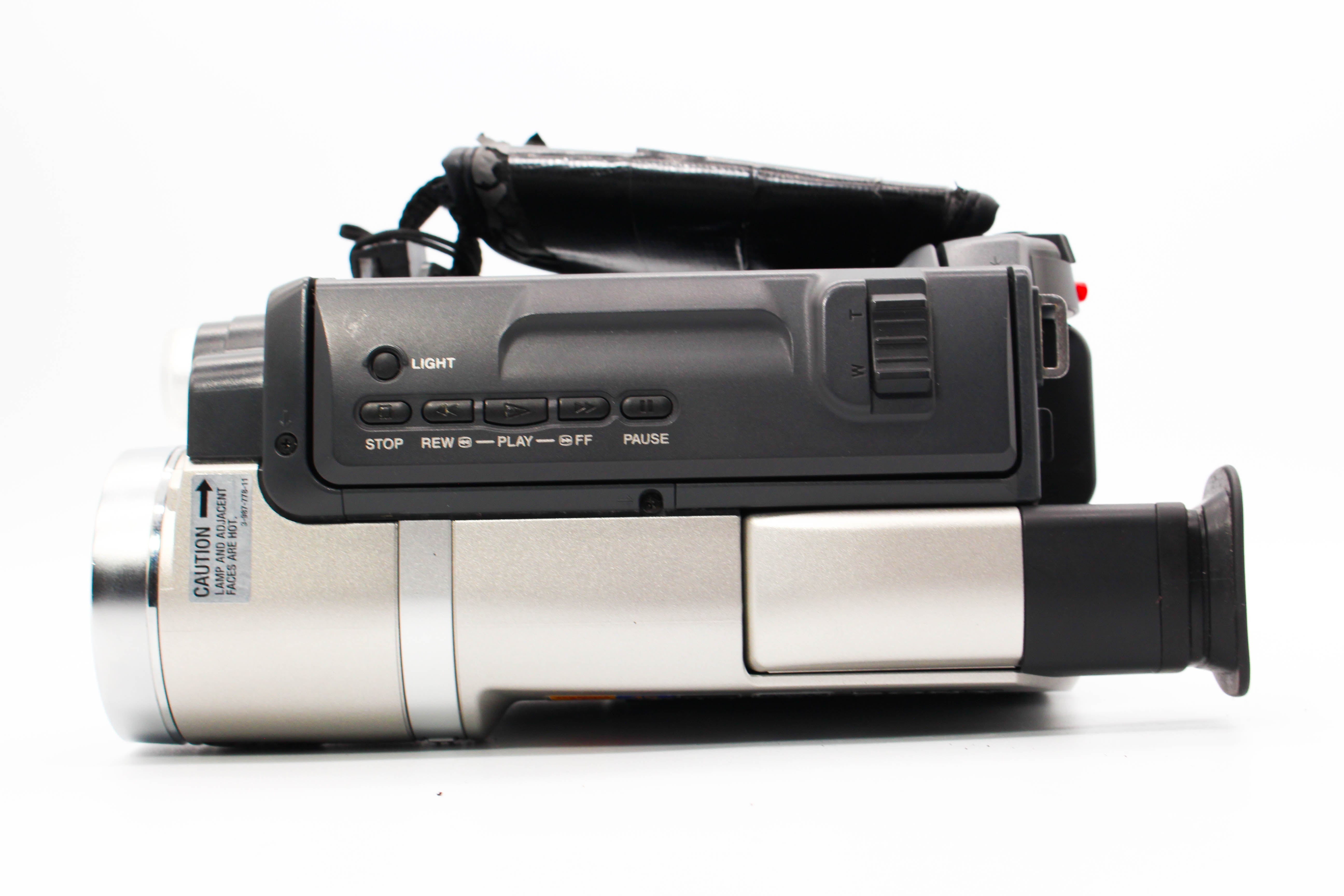 Sony CCD-TRV208E Hi8 Analog Camcorder Handycam Video Camera - Tested Bundle Good