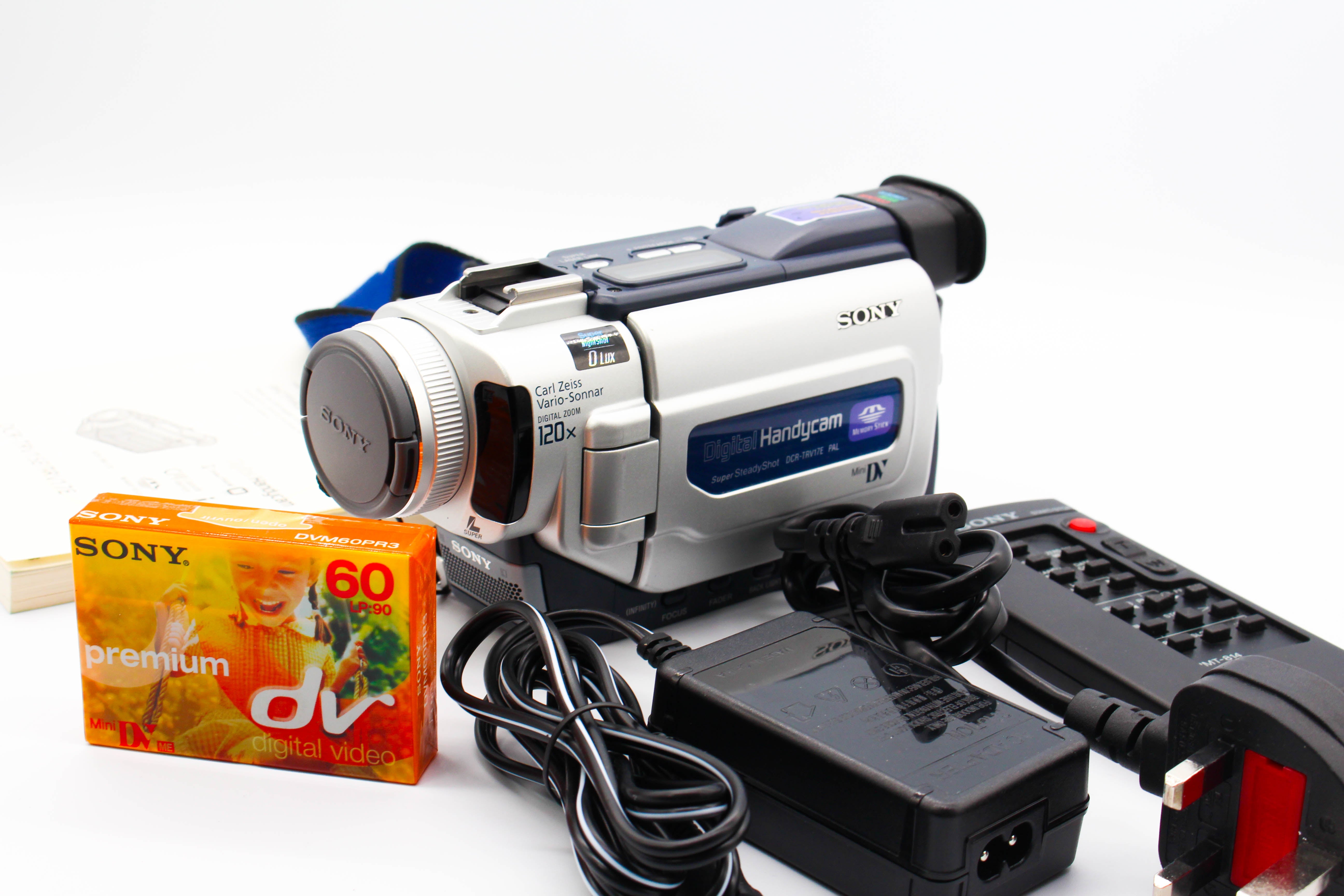 Sony DCR-TRV17E MiniDV Handheld Digital Video Camera Camcorder - Tested Bundle Excellent