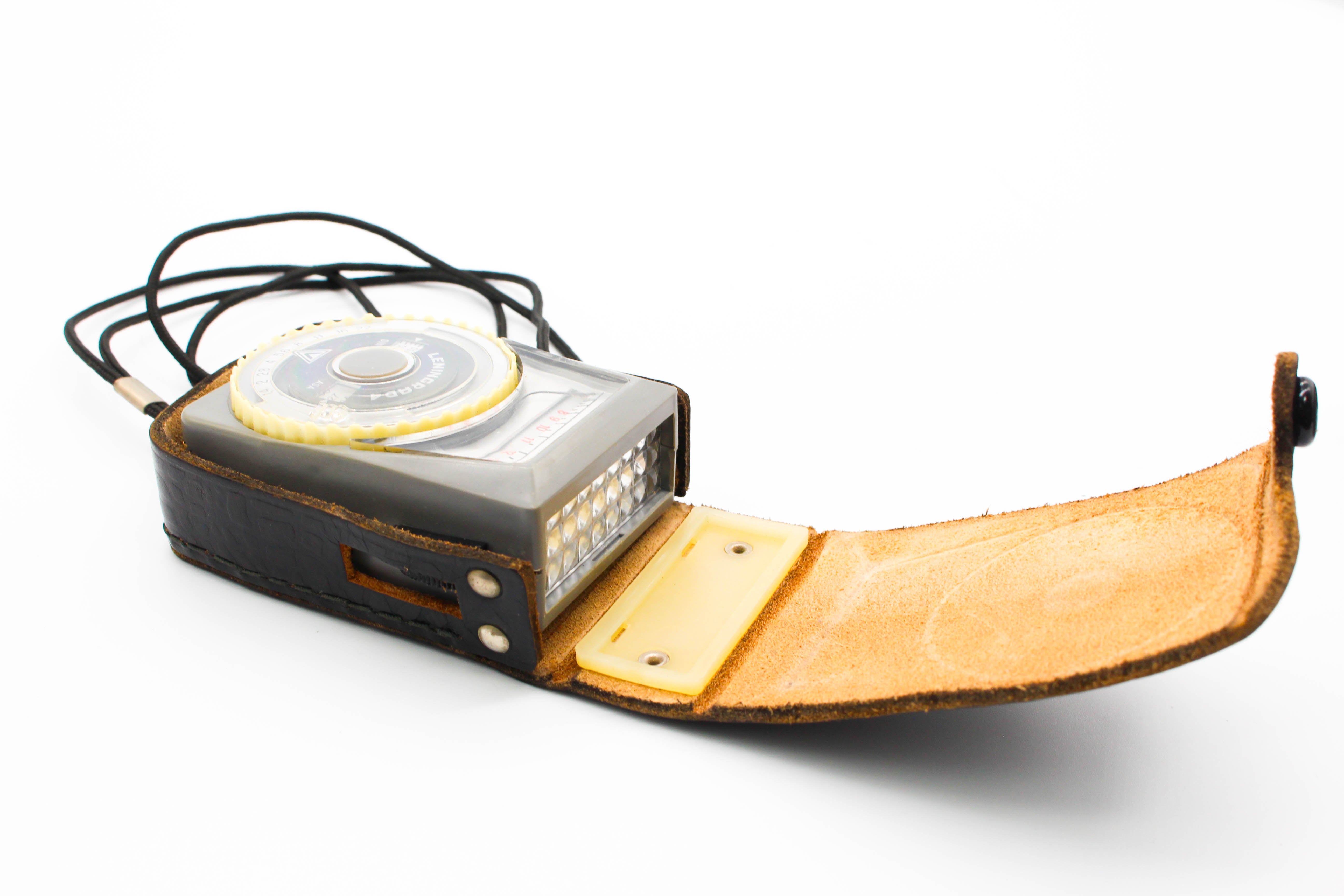 Leningrad 4 Vintage Soviet Light/Exposure Meter With Original Leather Case  - Tested Excellent