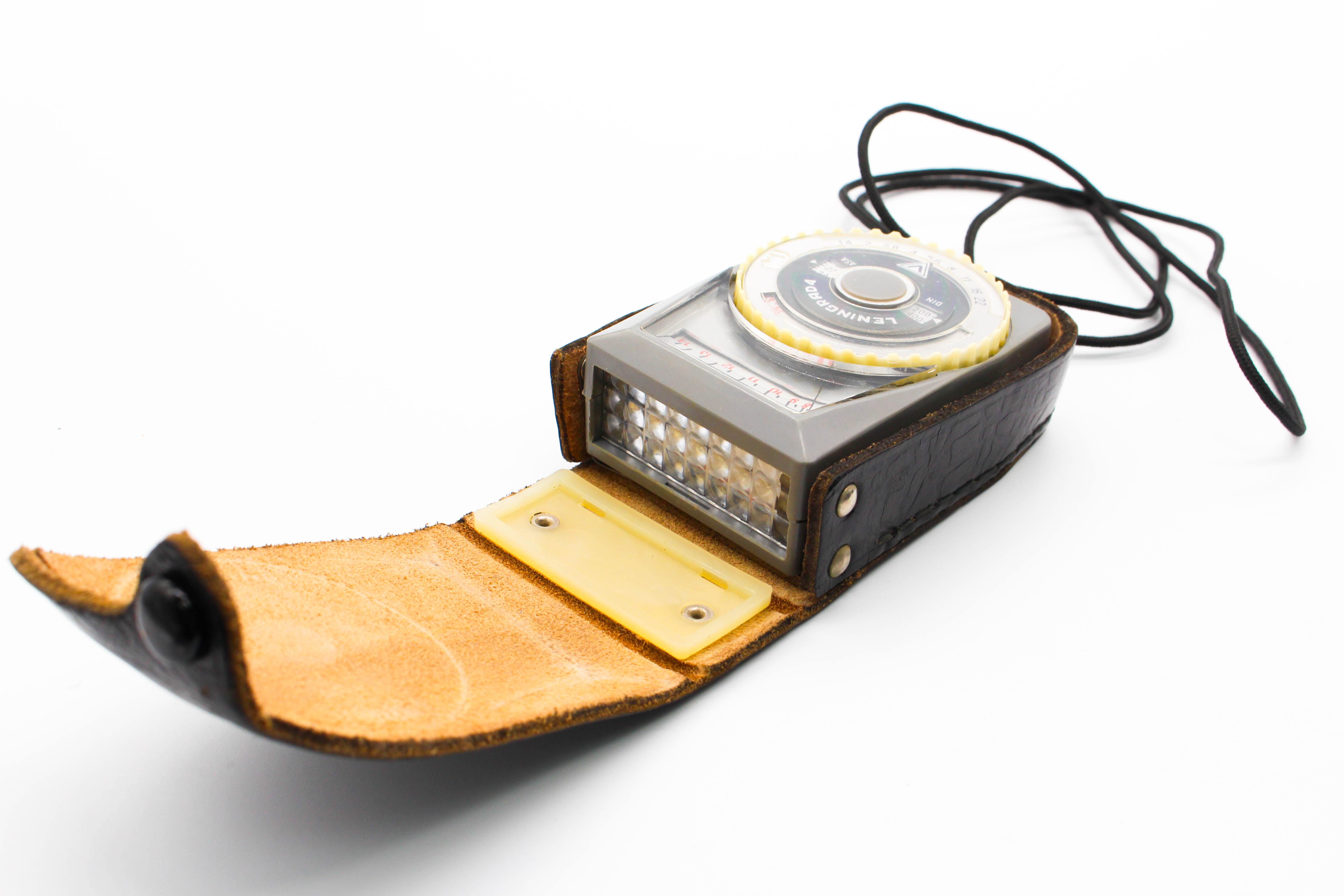 Leningrad 4 Vintage Soviet Light/Exposure Meter With Original Leather Case  - Tested Excellent