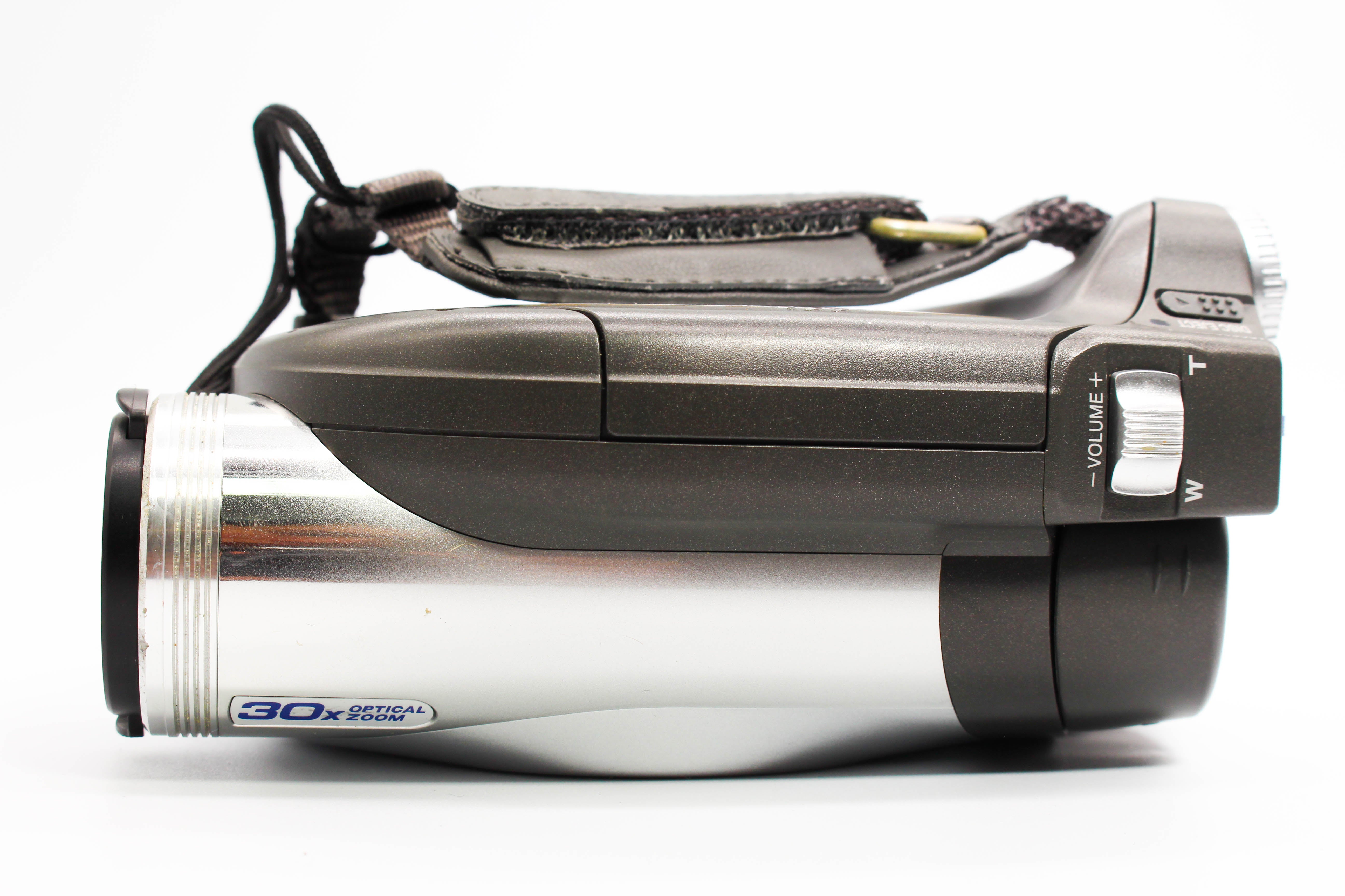 Panasonic VDR-D100EB DVD Video Handycam Camcorder Camera - Tested Bundle Good