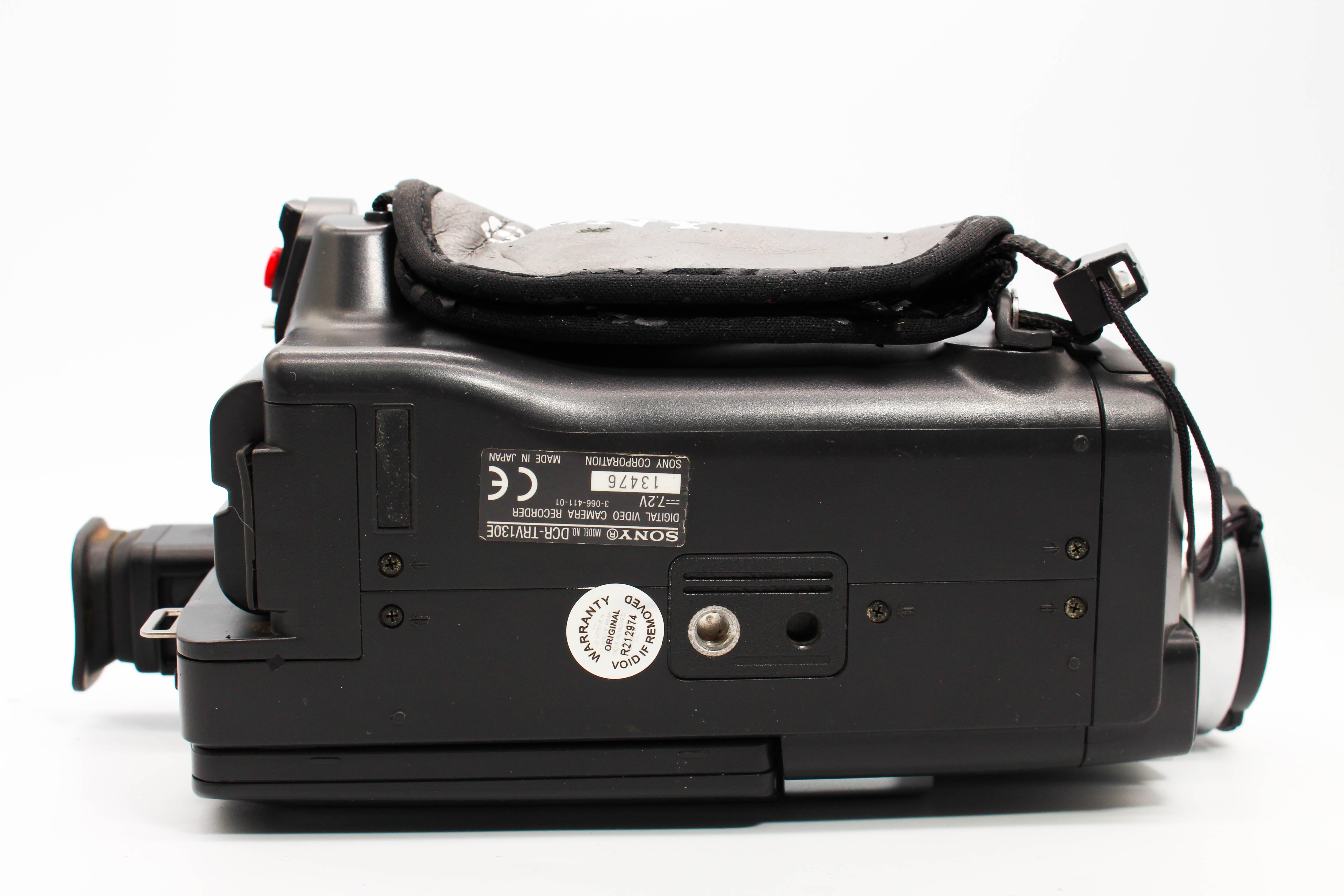 Sony DCR-TRV130E Digital8 8mm Handycam Camera Digital Video Camcorder - Tested Bundle Excellent