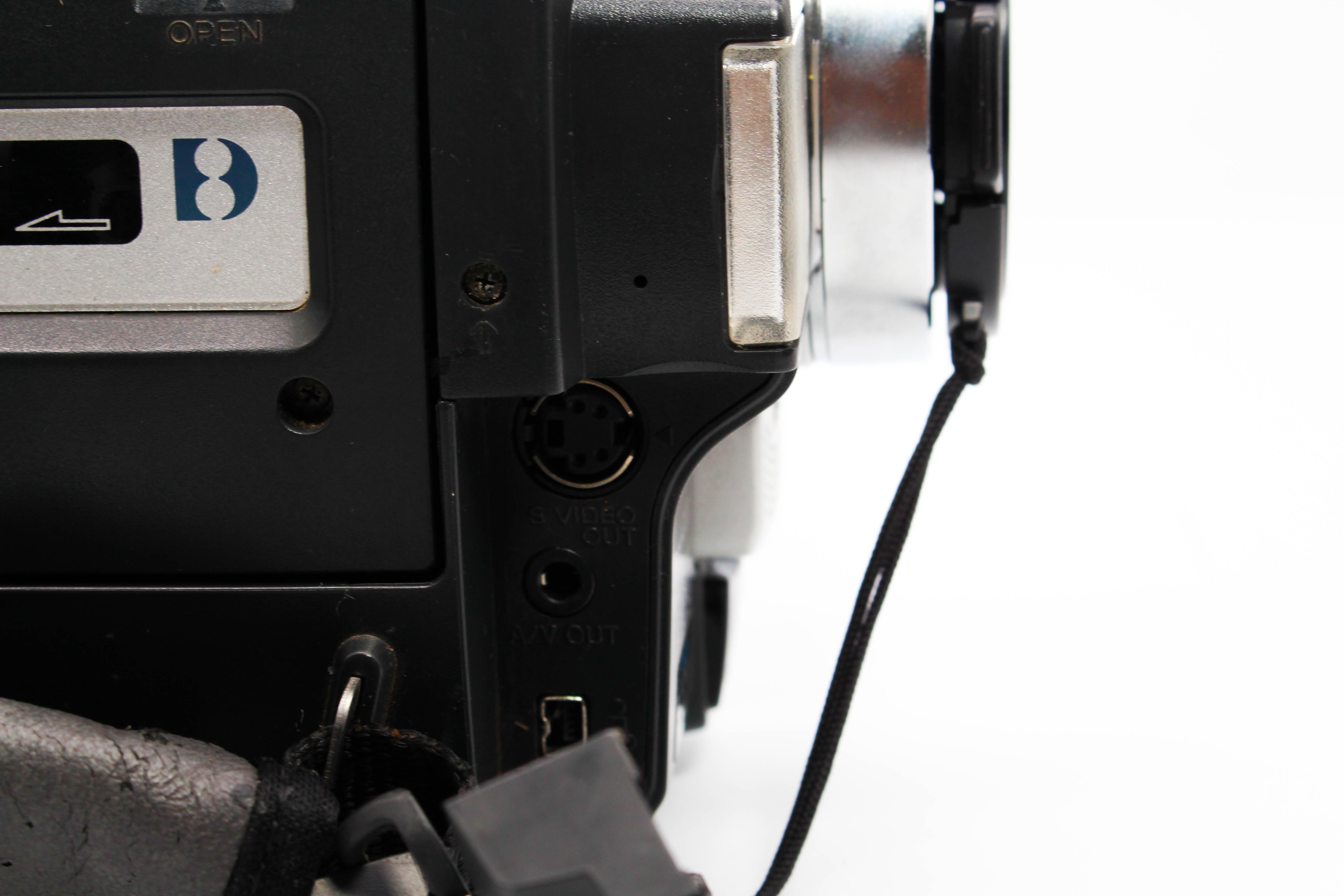 Sony DCR-TRV130E Digital8 8mm Handycam Camera Digital Video Camcorder - Tested Bundle Excellent