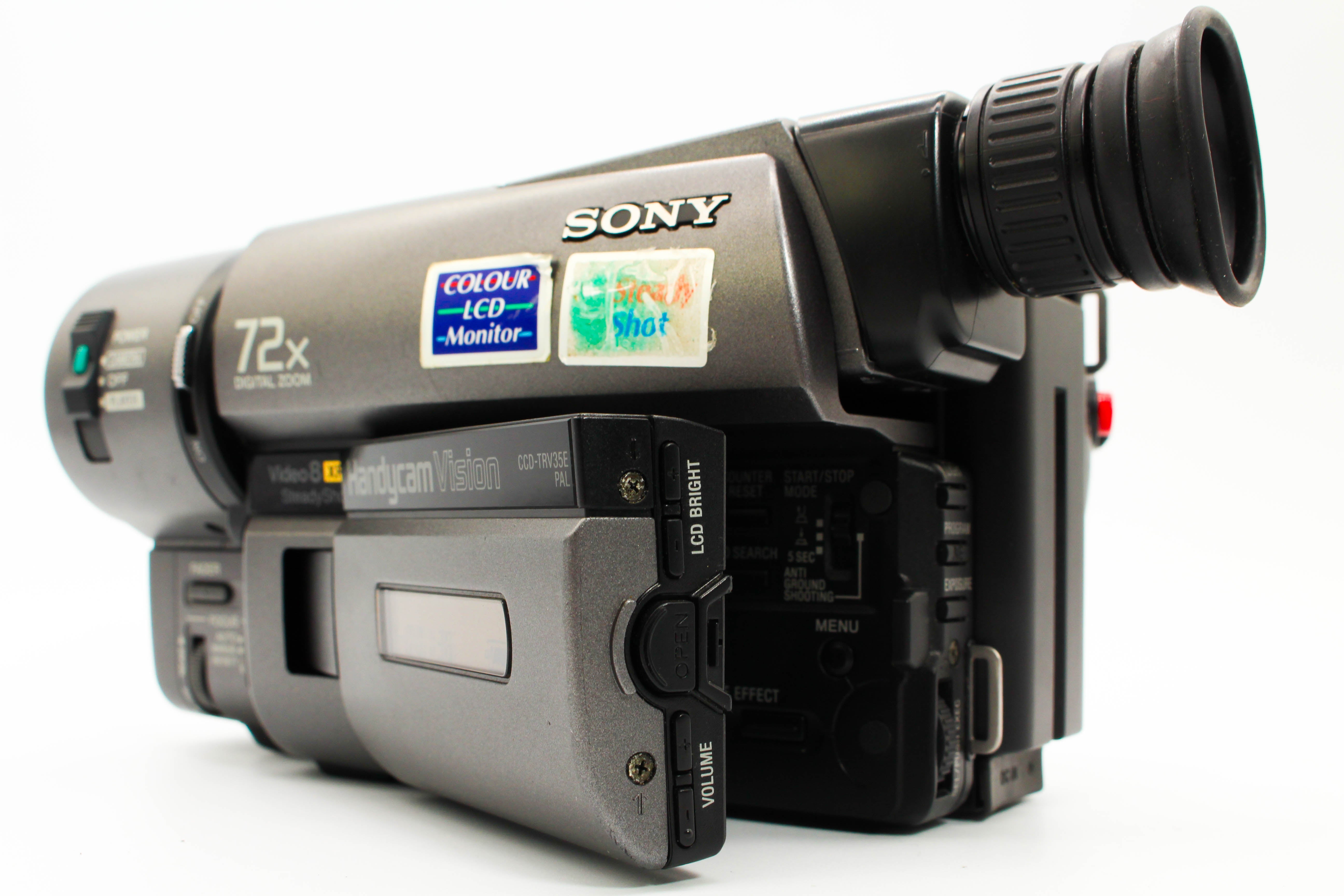 Sony CCD-TR735E Hi8 8mm Handycam Camera Analog Video Camcorder - Tested Bundle Excellent