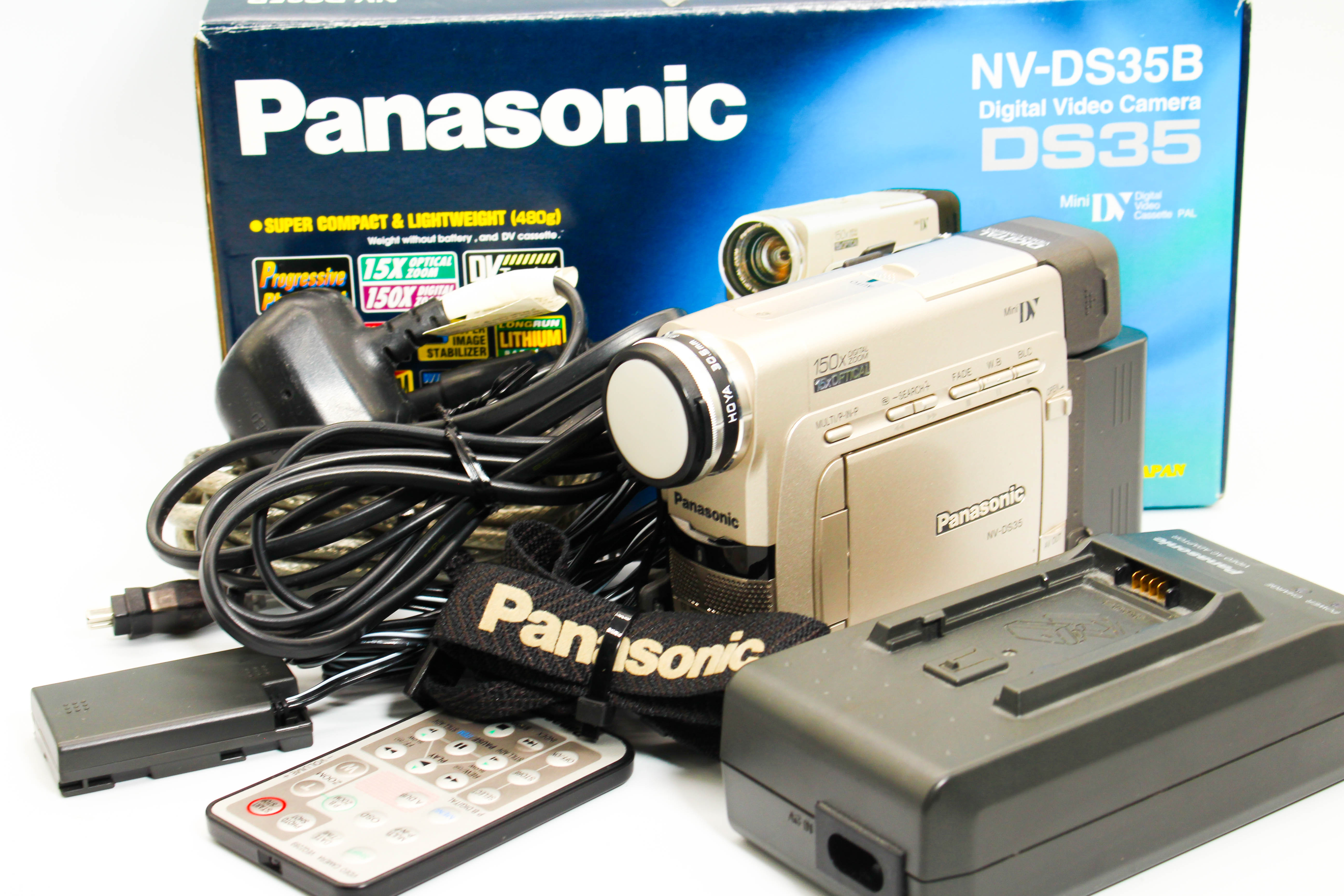 Panasonic NV-DS35B MiniDV Digital Video Handycam Camcorder Camera - Tested Bundle Excellent