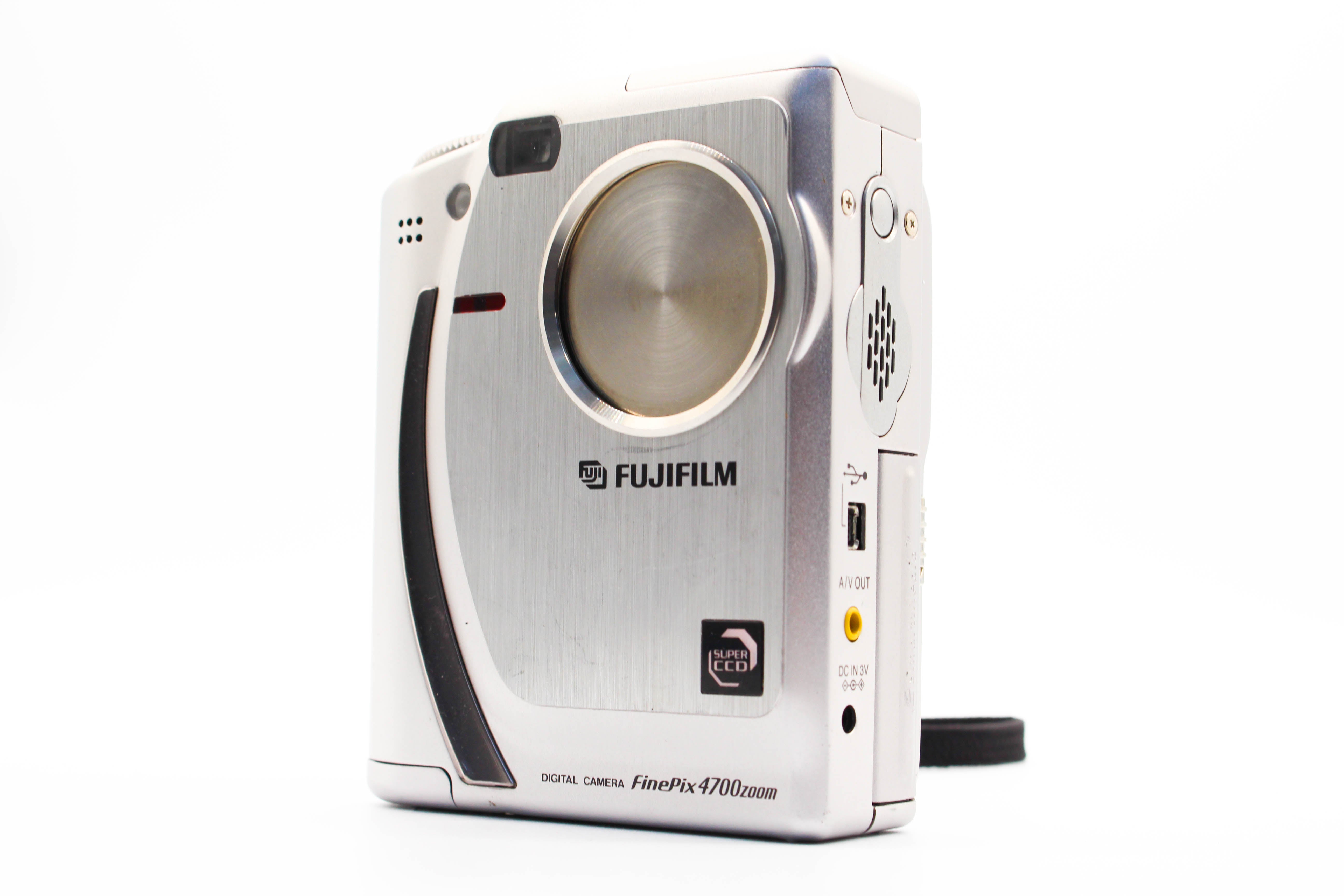 FujiFilm FinePix 4700 Zoom Smart Media Card Compact Digital Photo Video Retro Camera Digicam (Read) - Tested Bundle