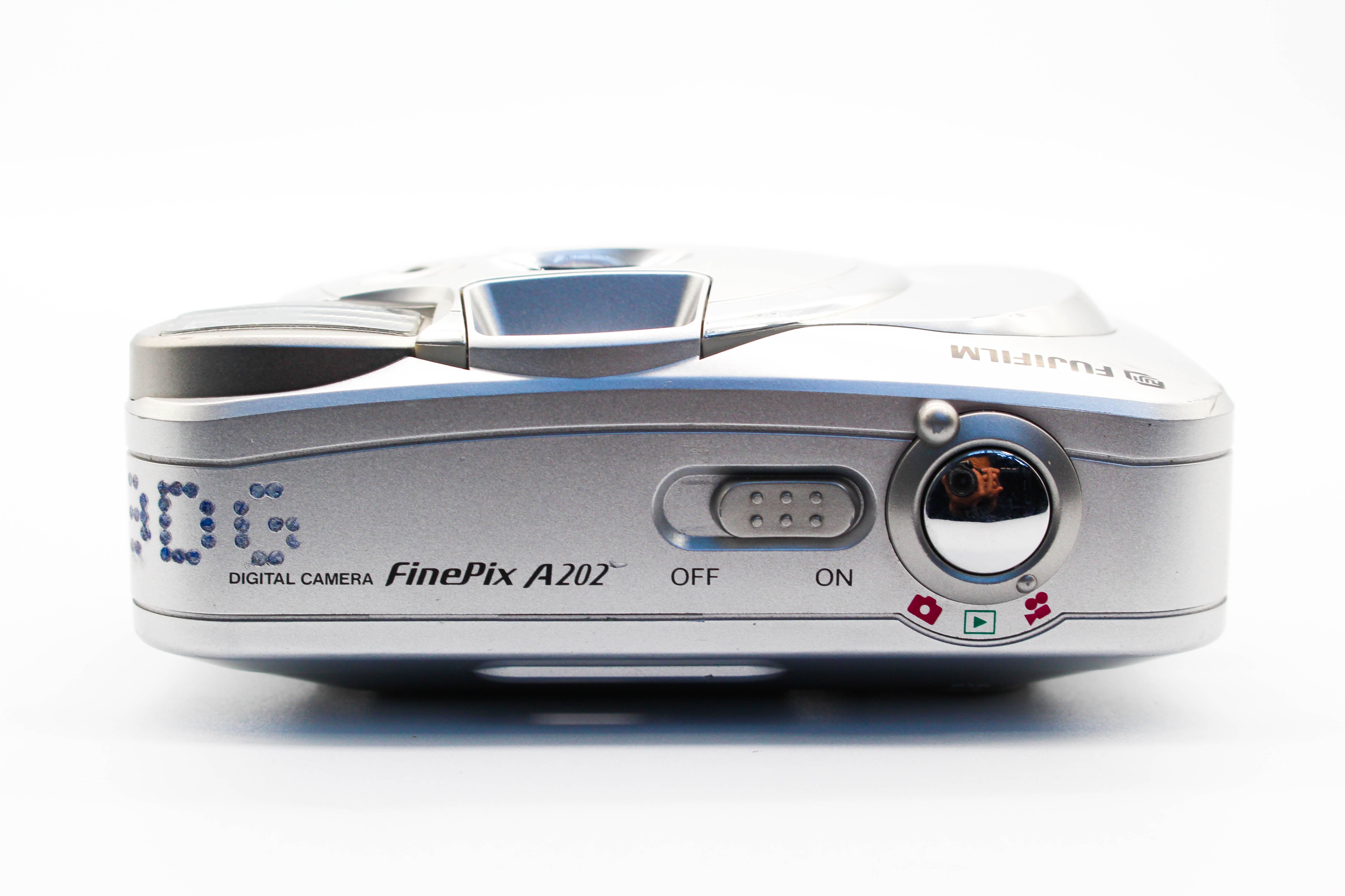 FujiFilm FinePix A202 xD Picture Card Compact Digital Photo Video Retro Camera Digicam - Tested Bundle Excellent