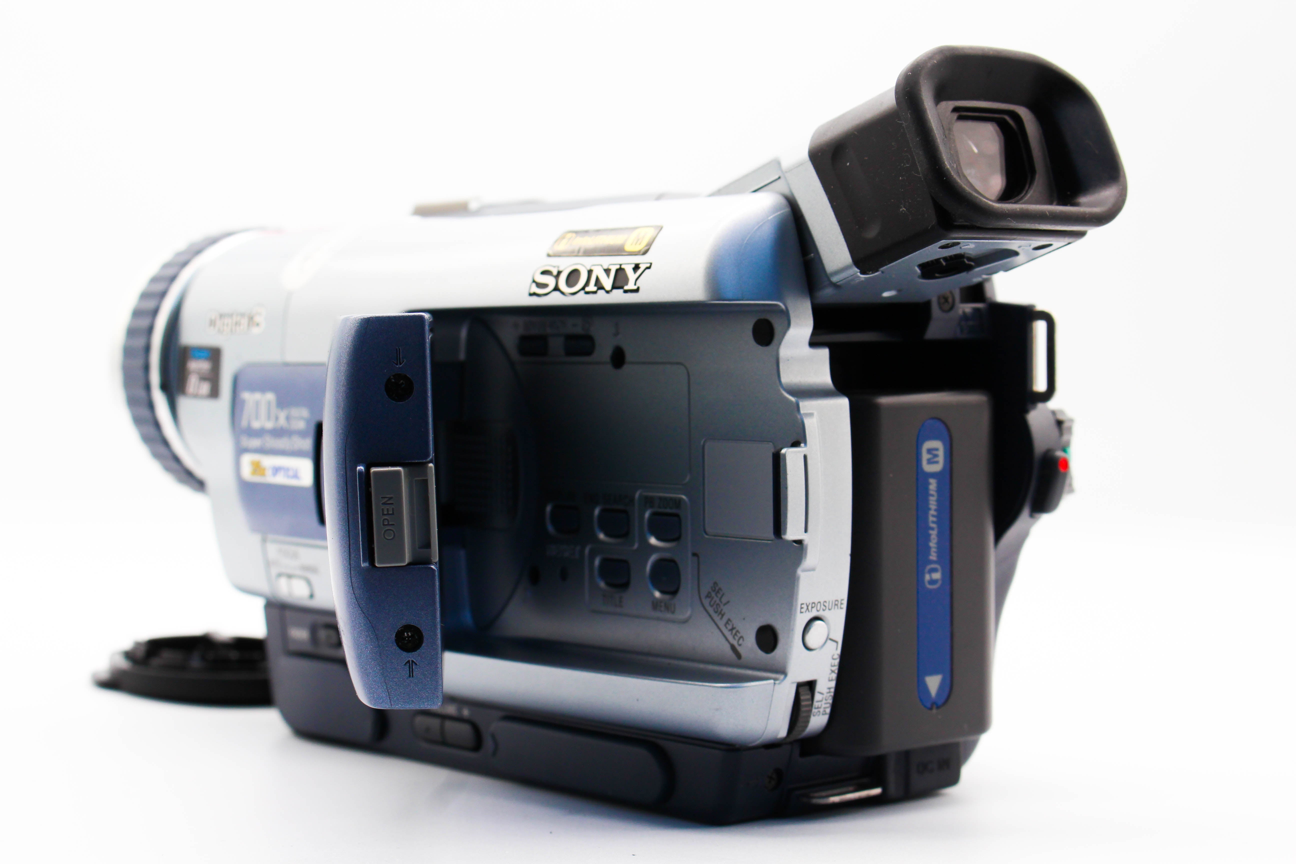 Sony DCR-TRV230E Digital8 Hi8 Video8 8mm Digital Video Handycam Camcorder Camera - Tested Bundle Excellent