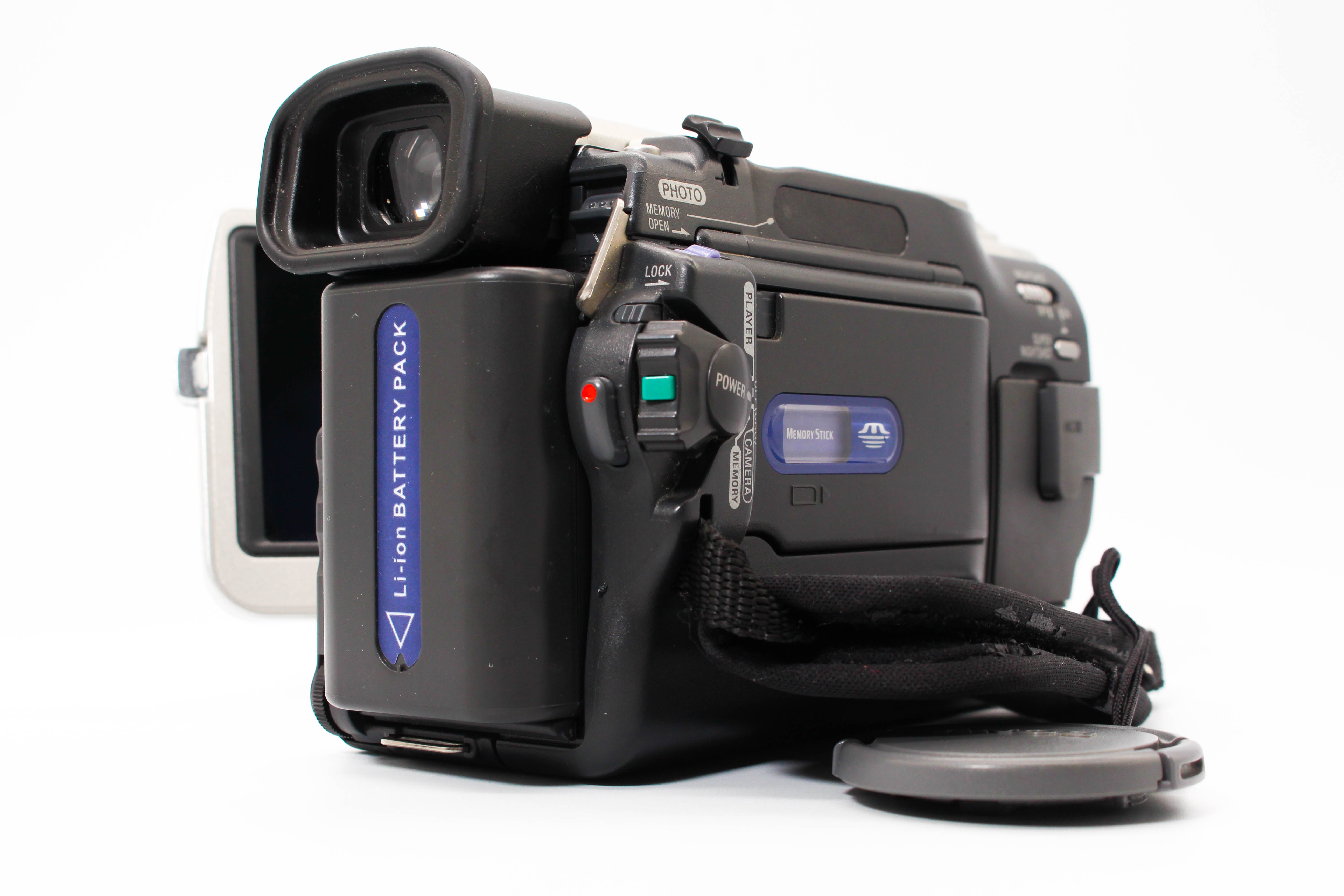 Sony DCR-TRV11E MiniDV Handycam Tape Digital Video Camcorder - Tested Bundle Excellent