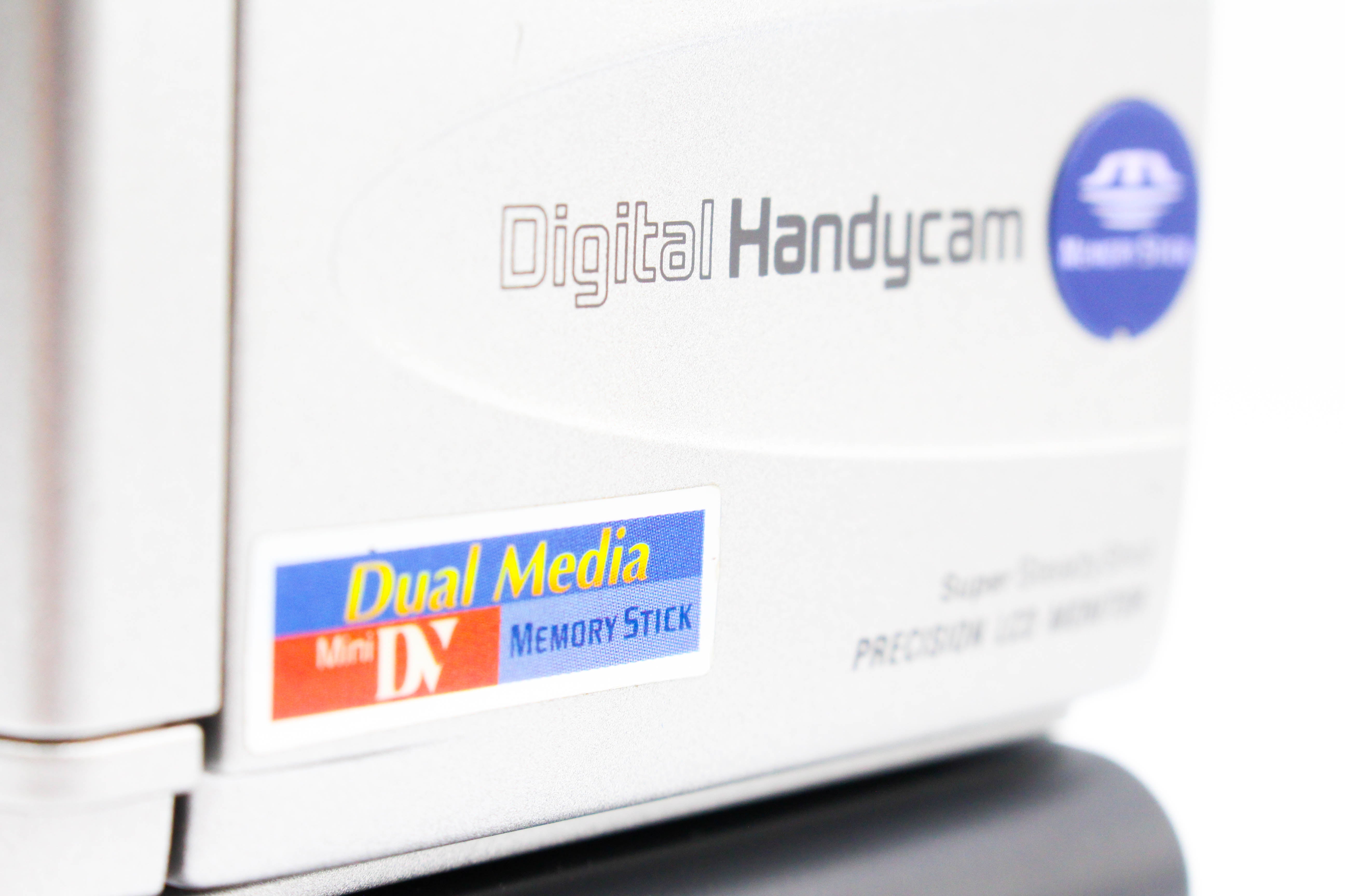 Sony DCR-PC100E MiniDV Handycam Camcorder Digital Video Camera