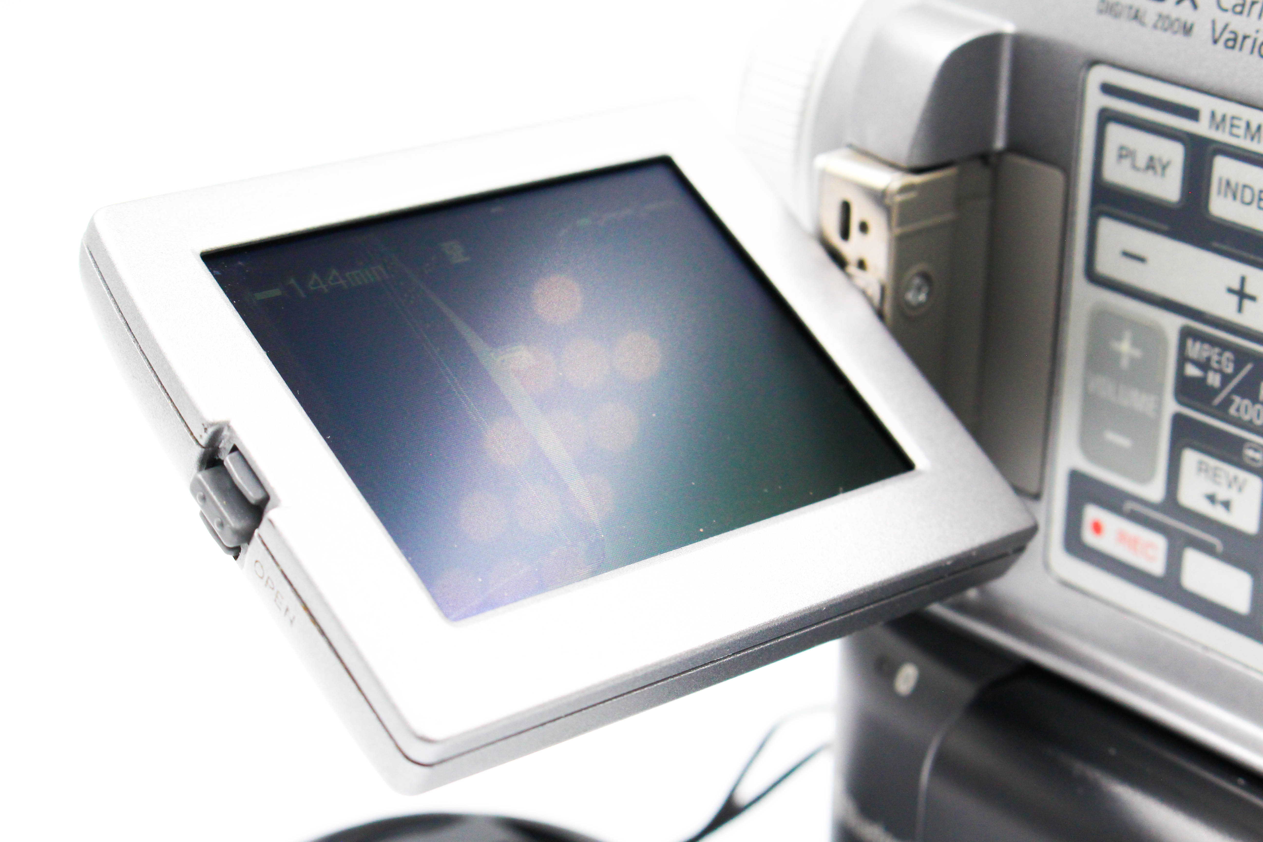 Sony DCR-PC120E MiniDV Handycam Digital Video Camera Camcorder