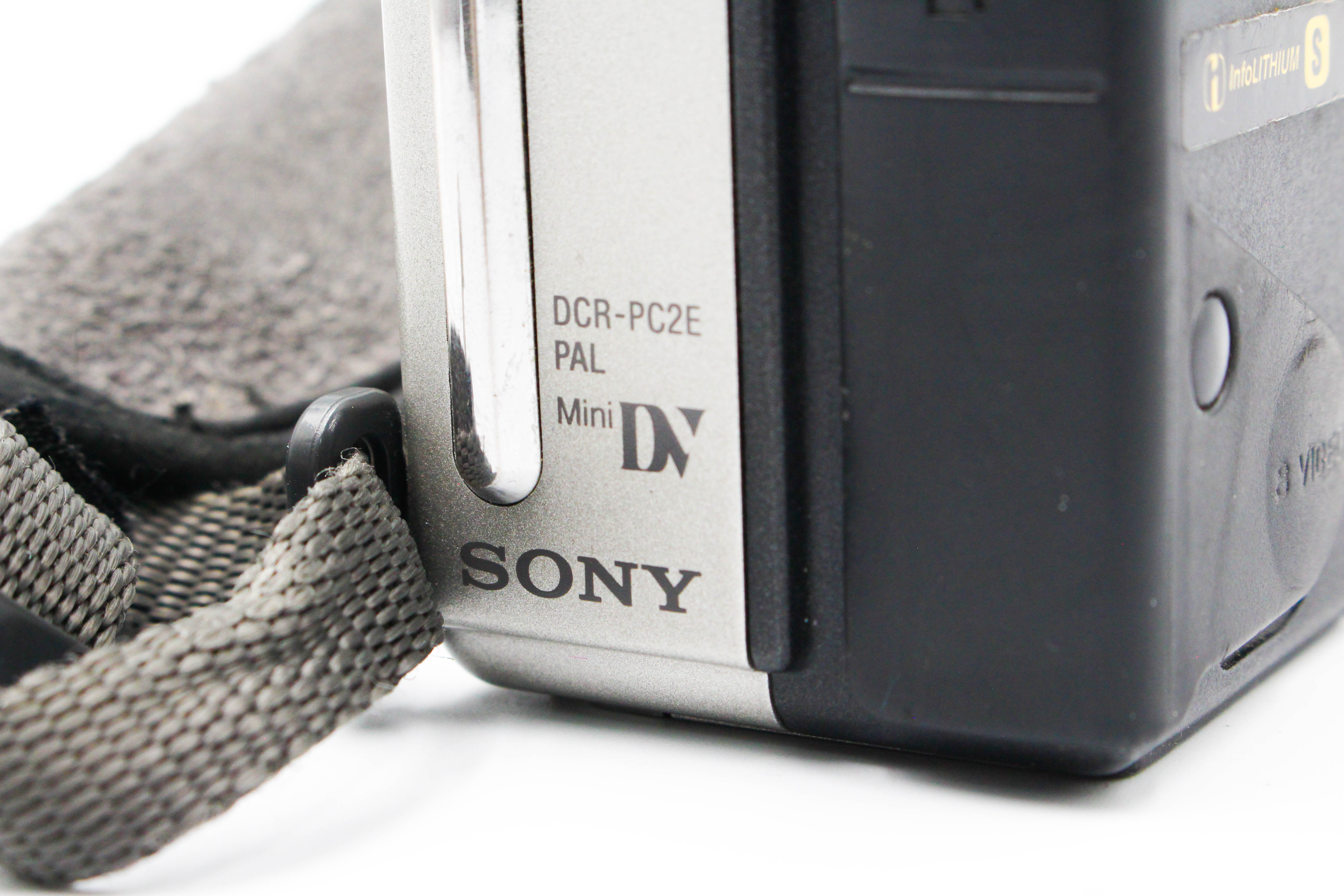 Sony DCR-PC2E MiniDV Handycam Digital Video Camera Camcorder - Tested Bundle