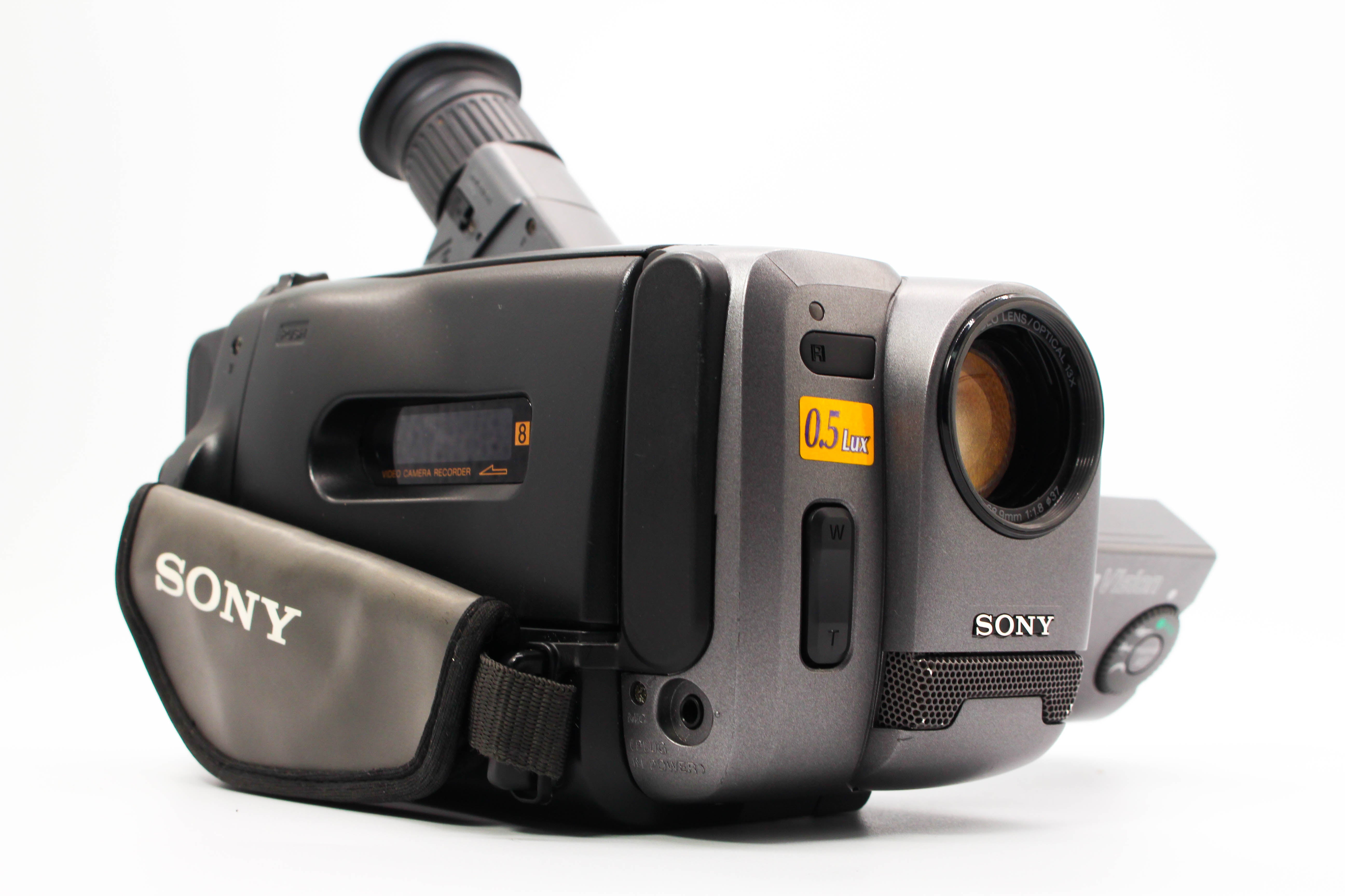 Sony CCD-TRV10E Video8 8mm Handycam Camcorder Camera - Tested Bundle Excellent