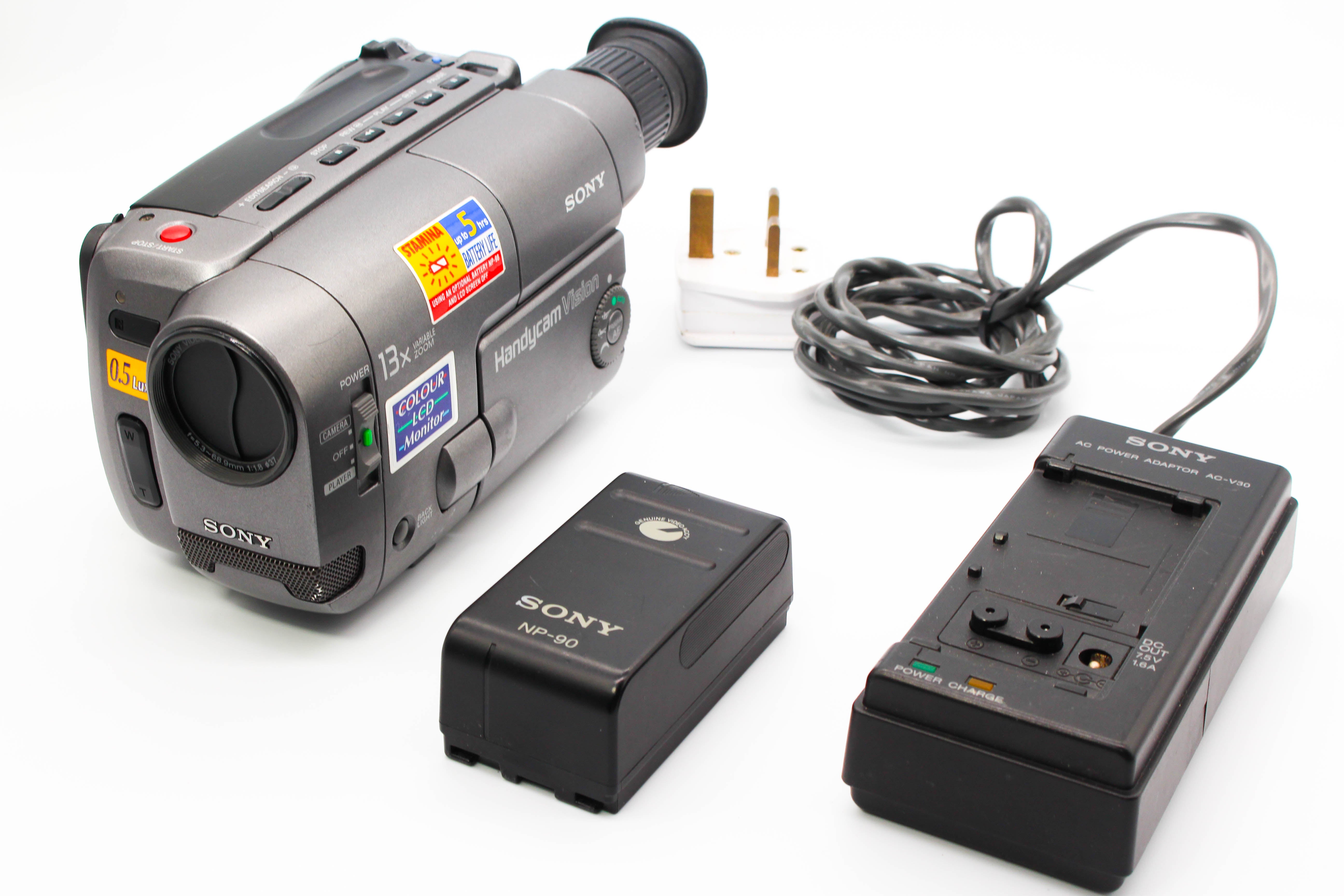 Sony CCD-TRV10E Video8 8mm Handycam Camcorder Camera - Tested Bundle Excellent