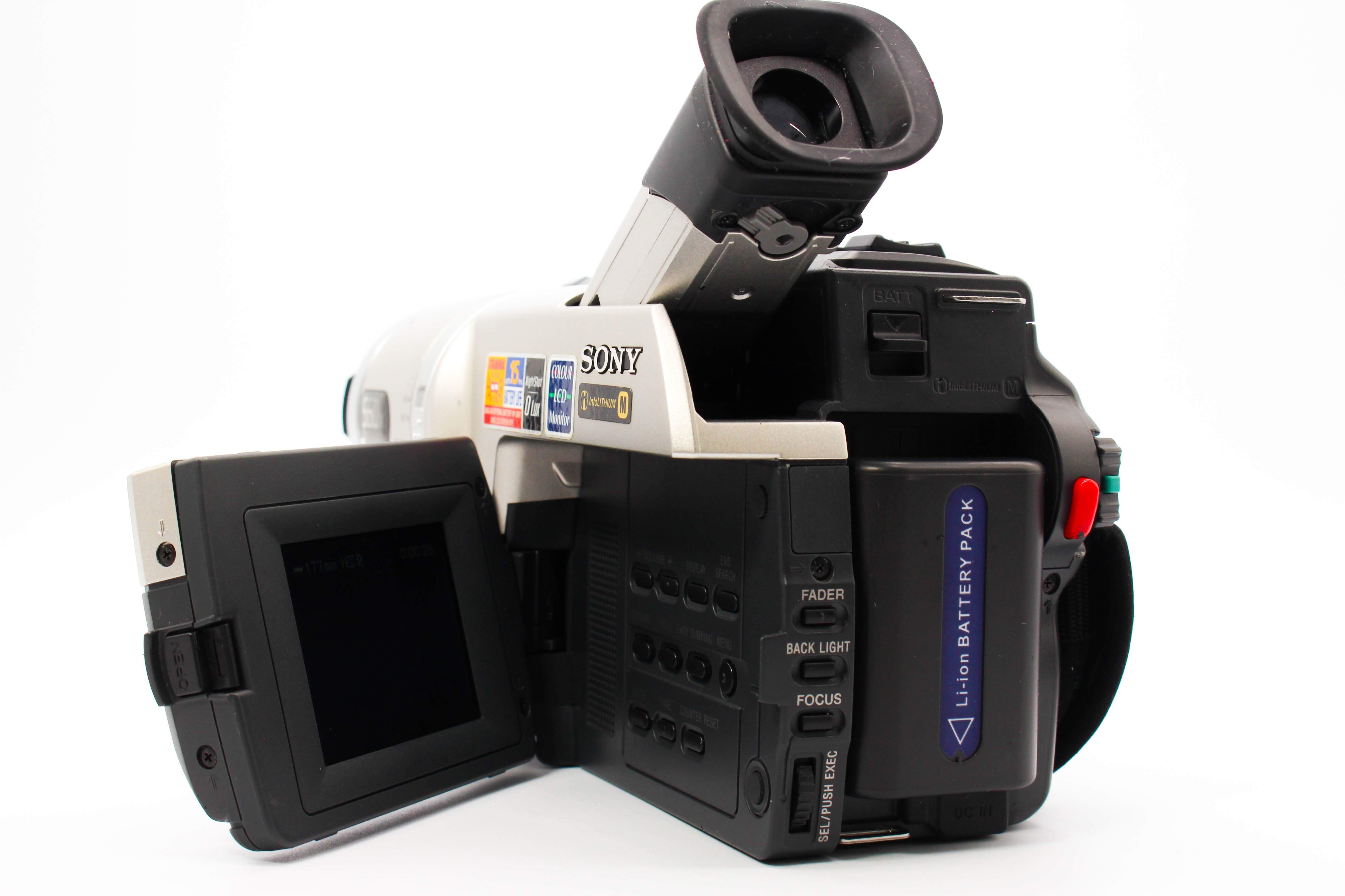Sony CCD-TRV208E Hi8 Video8 8mm Handycam Camcorder Camera - Tested Bundle Good
