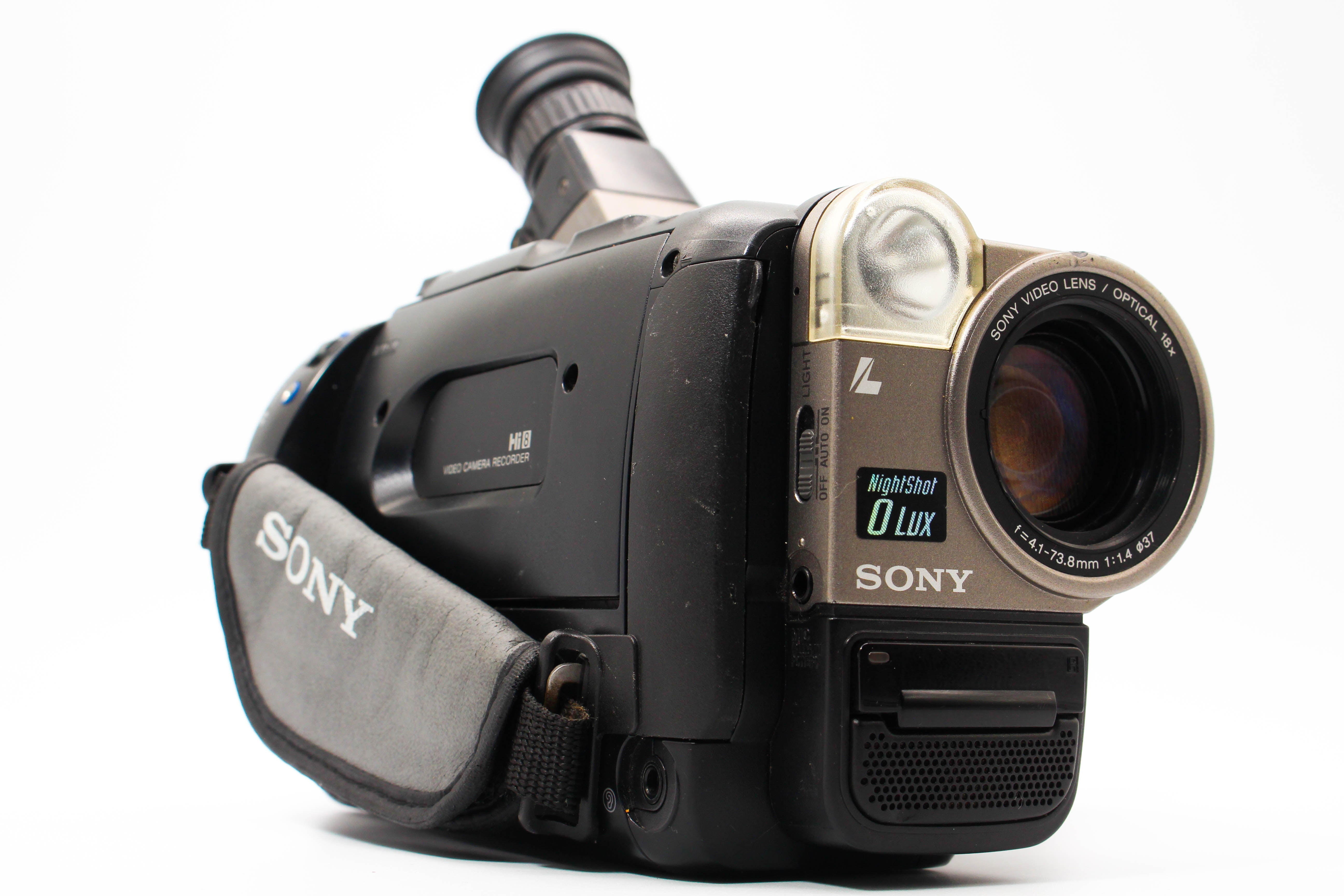 Sony CCD-TRV46E Hi8 Video8 8mm Handycam Camcorder Camera - Tested Bundle Excellent