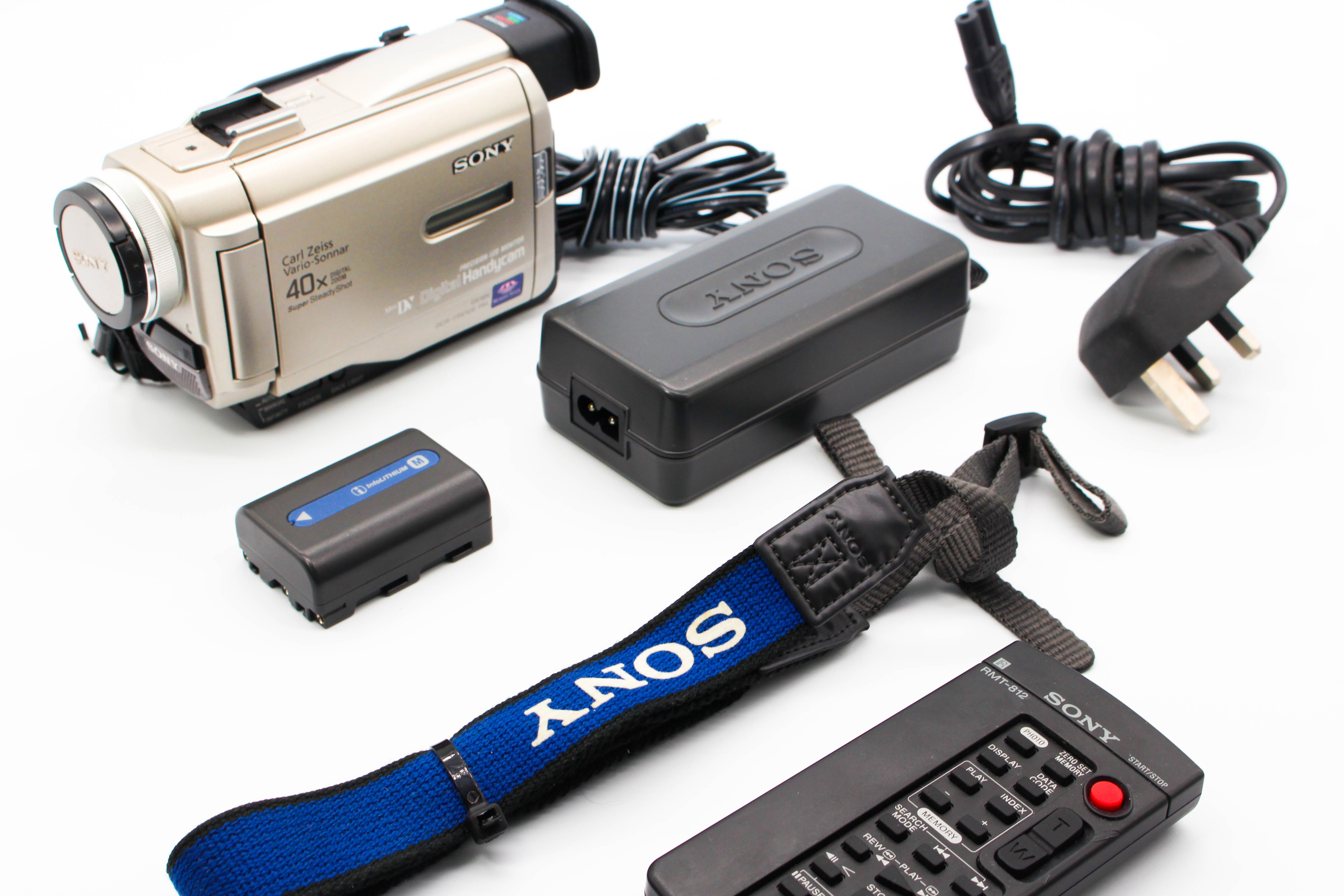 Sony DCR-TRV10E MiniDV Video Handycam Camcorder Camera - Tested Bundle Excellent