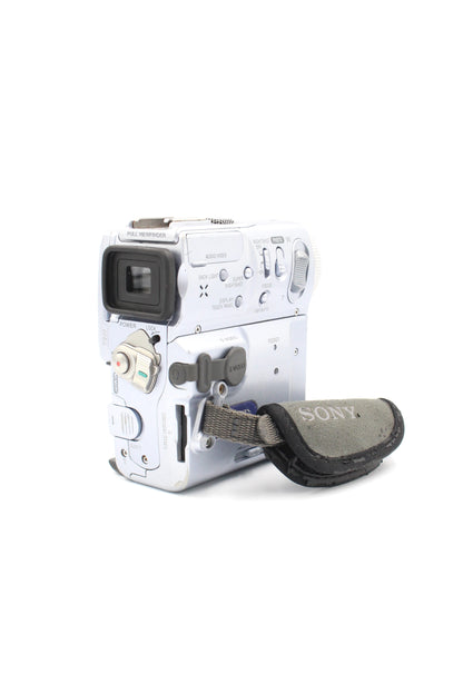 Sony DCR-PC9E MiniDV Digital Video Camcorder