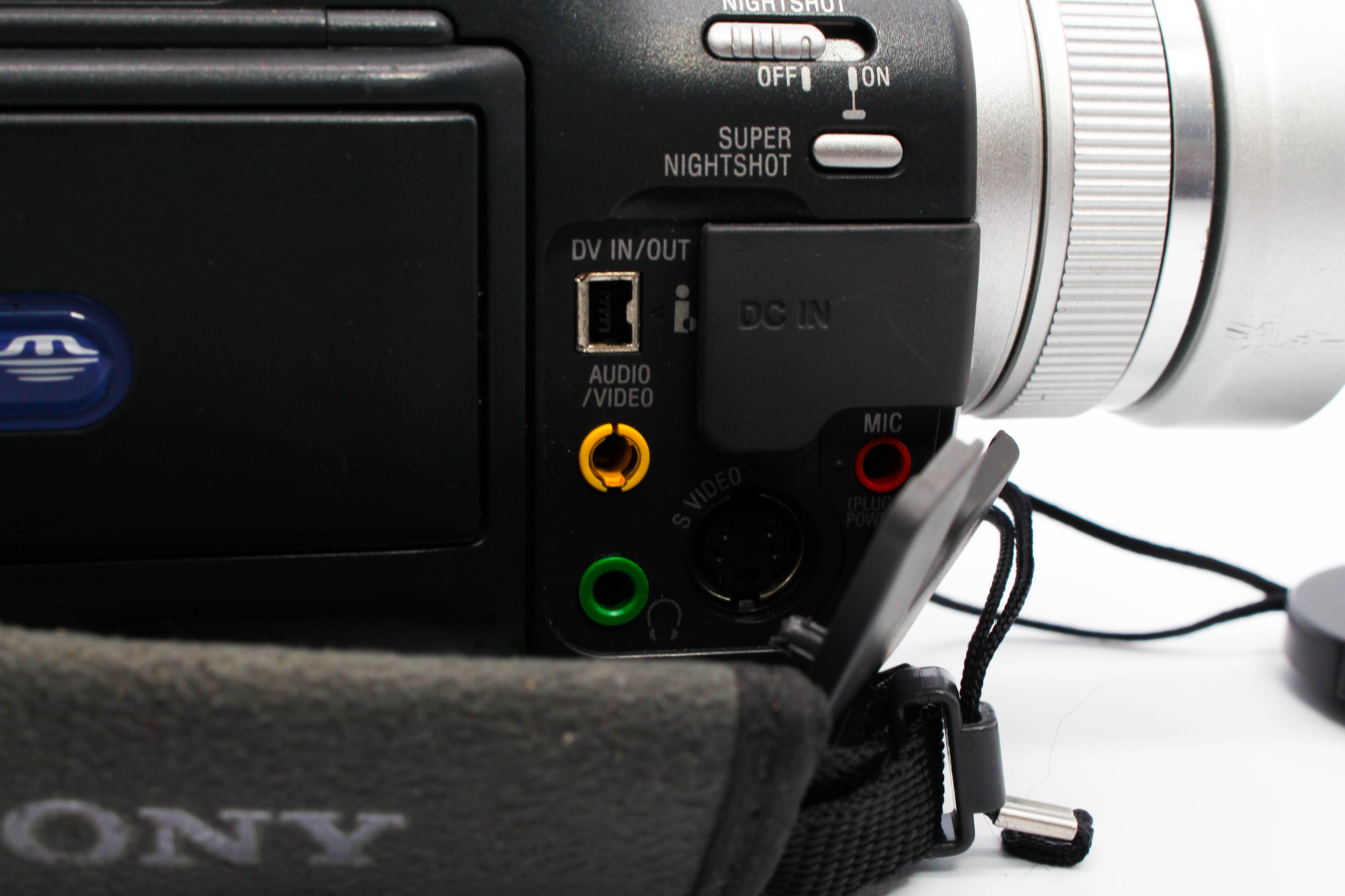 Sony DCR-TRV20E MiniDV Digital Video Handycam Camcorder - Tested Bundle Good