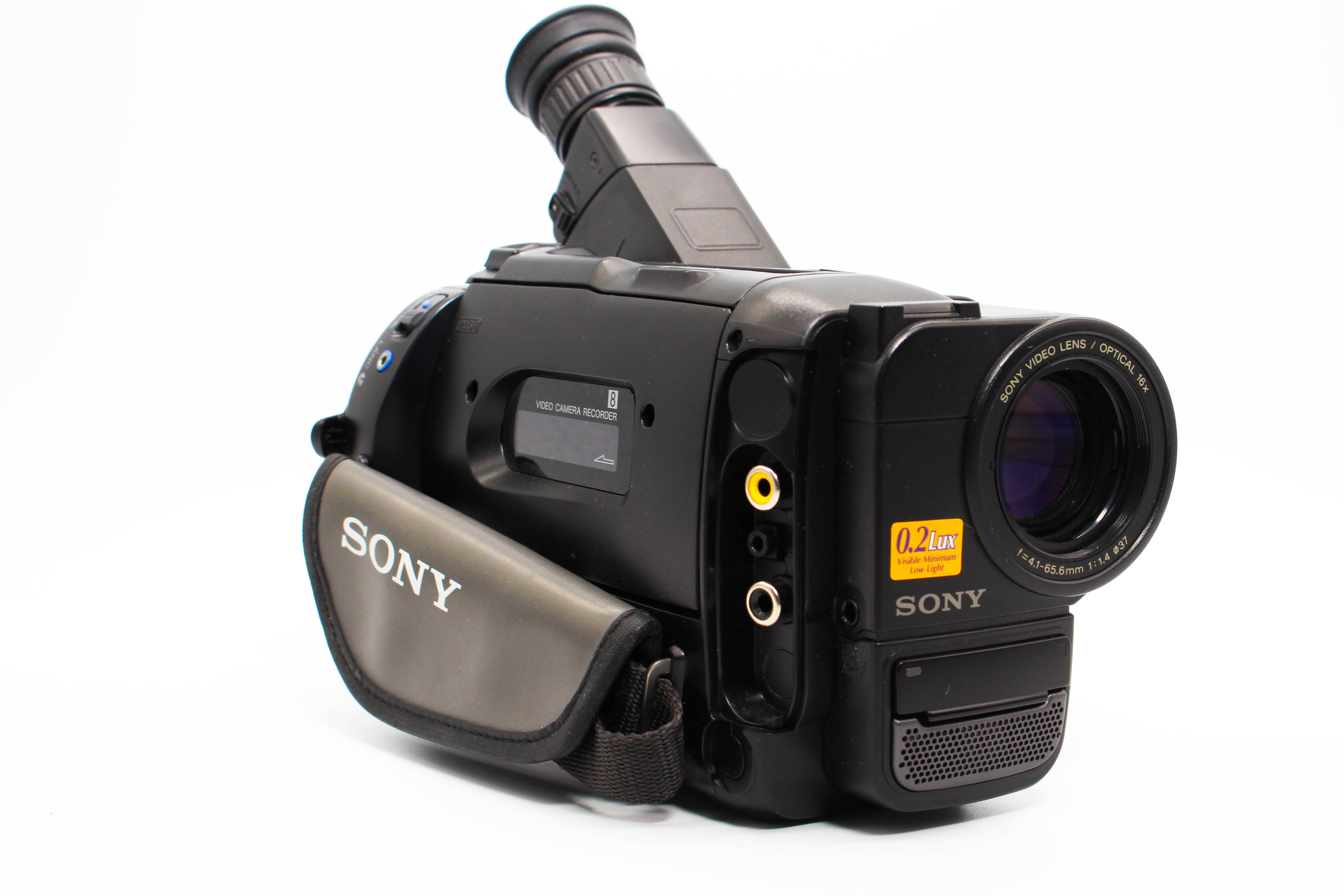 Sony CCD-TR411E Video8 8mm Handycam Camcorder Camera - Tested Bundle Excellent