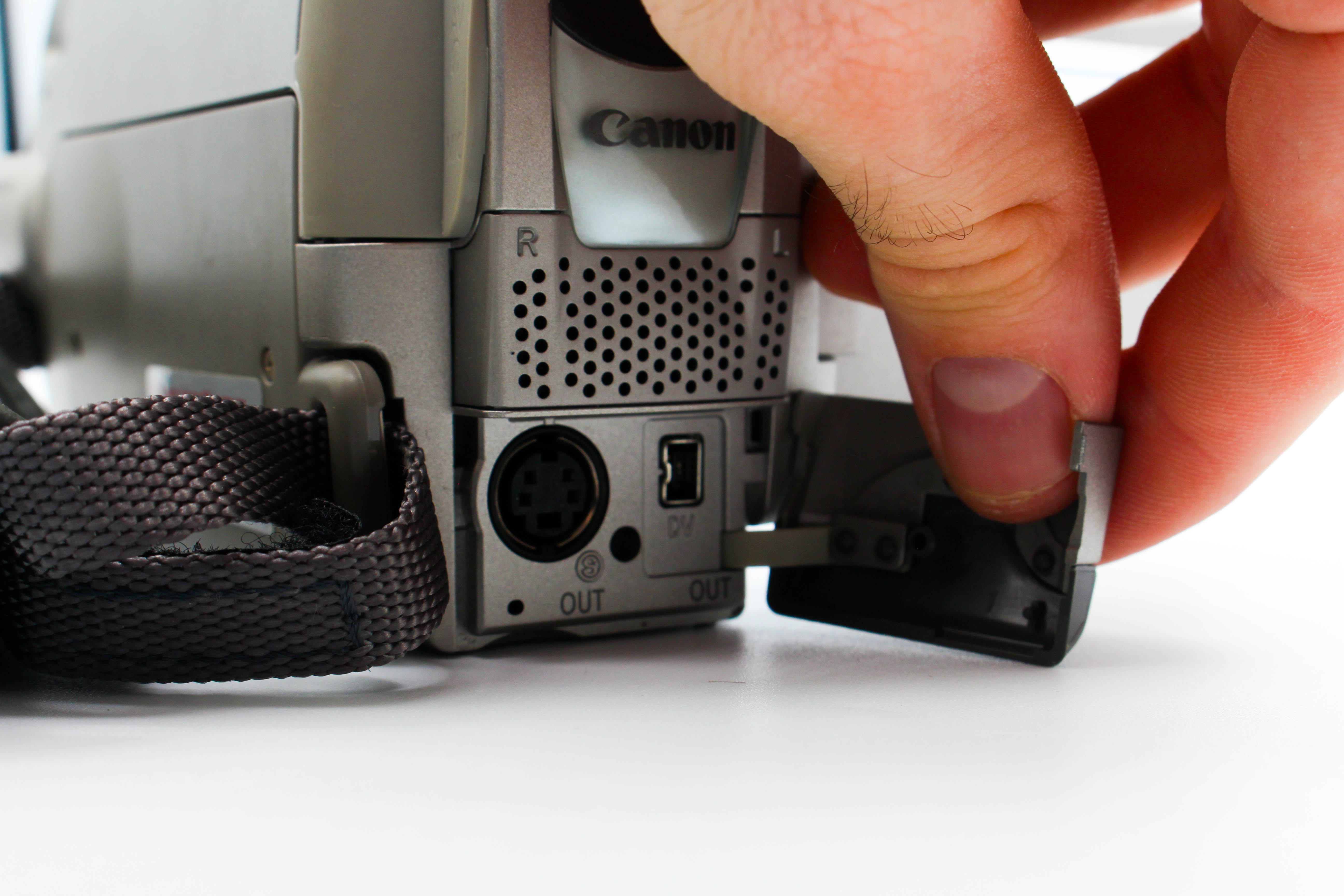 Canon DM-MV400E MiniDV Video Handycam Camcorder Camera - Tested Bundle Excellent